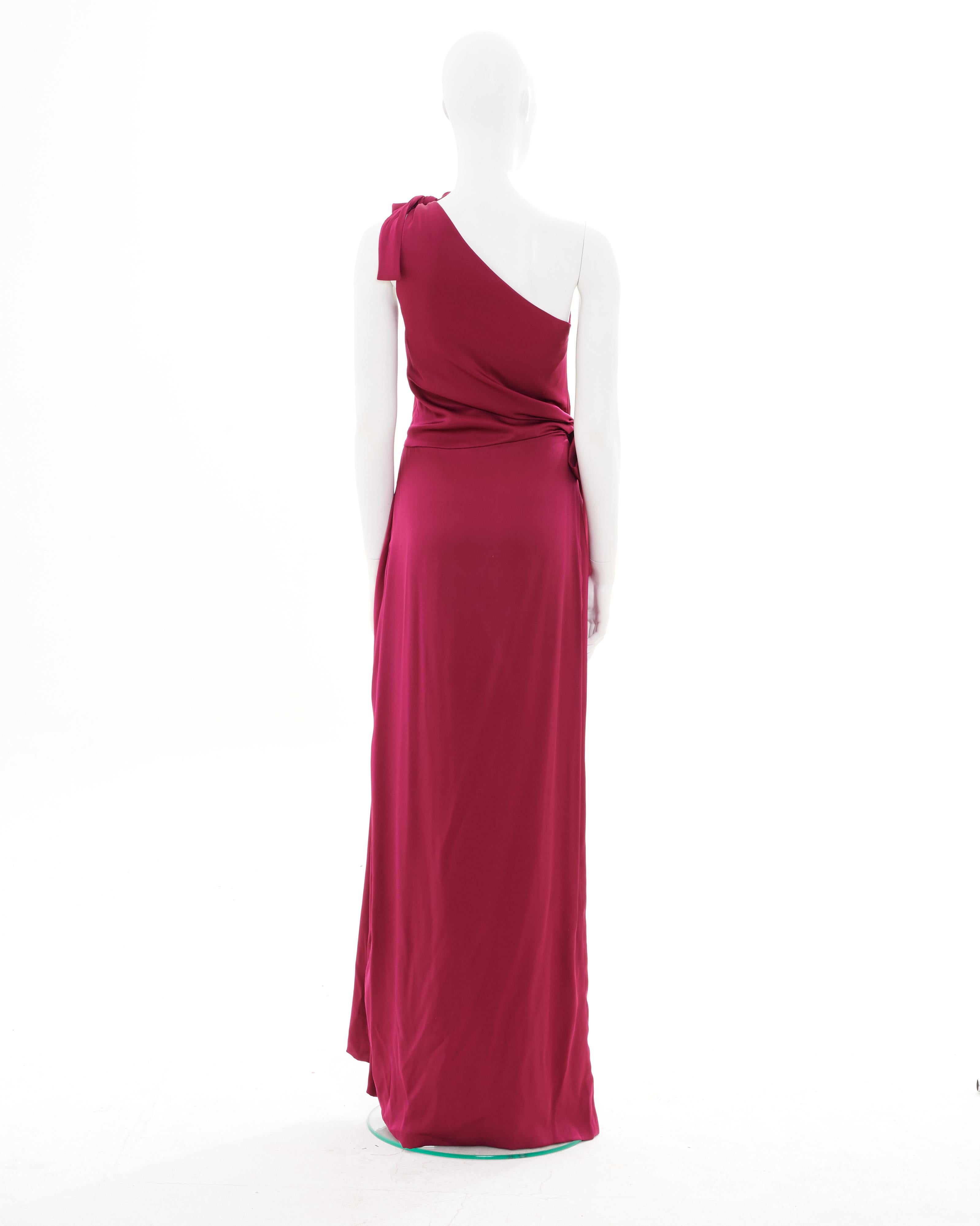 Red Gucci by Frida Giannini 2011 Bordeaux one shoulder evening dress For Sale