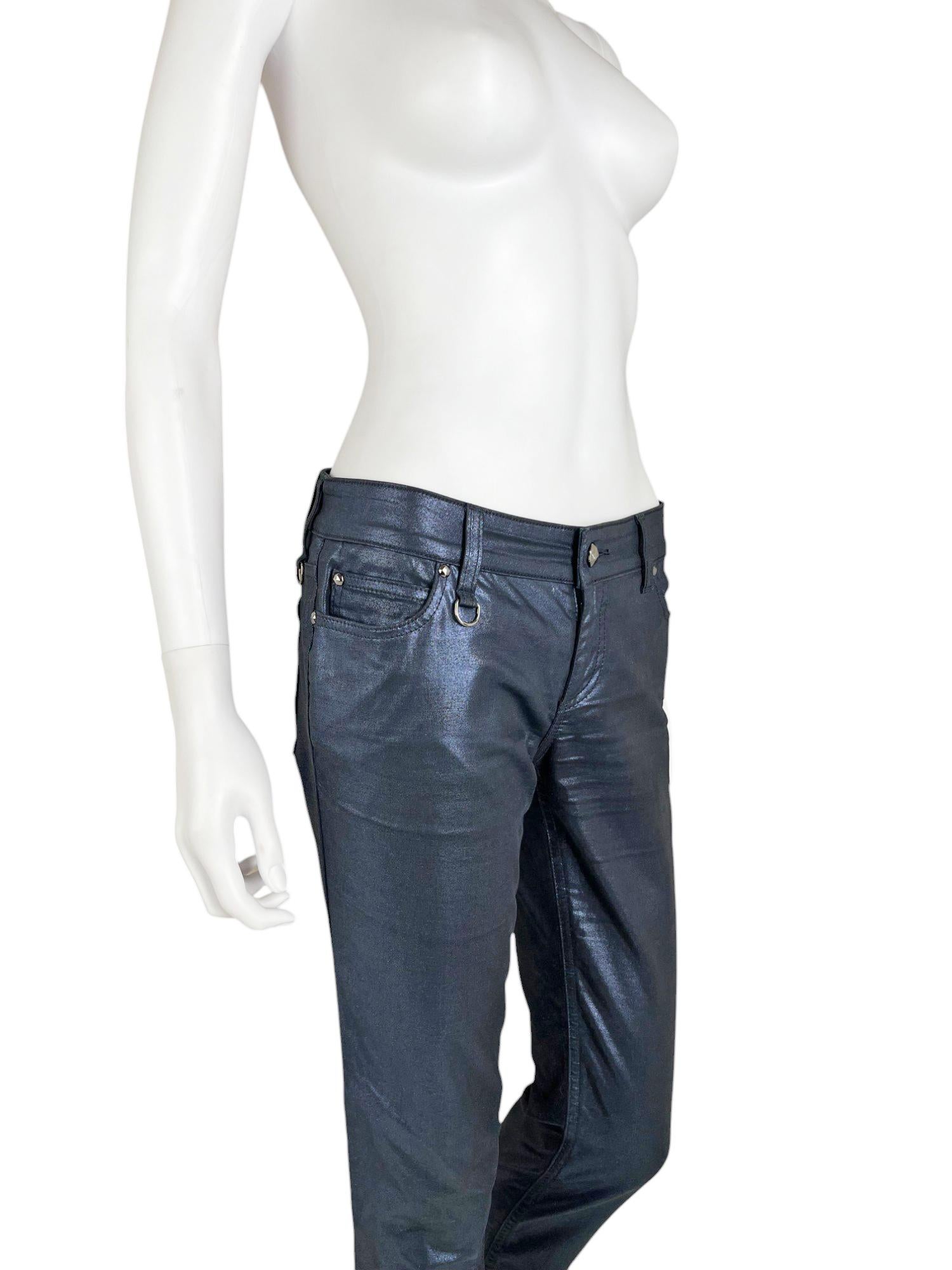 Gucci by Frida Giannini F/W 2009 Vaqueros encerados de satén azul oscuro en venta 1