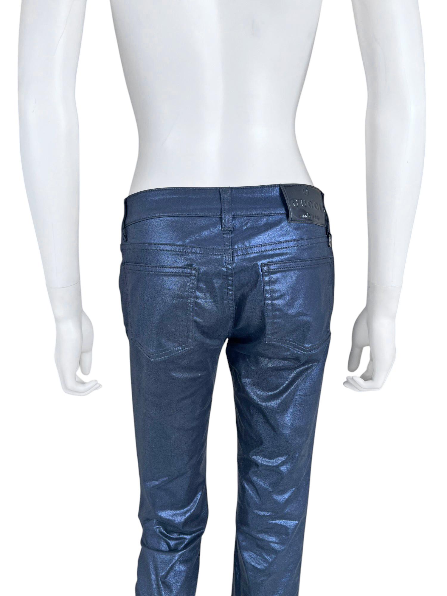 Gucci by Frida Giannini F/W 2009 Vaqueros encerados de satén azul oscuro en venta 2