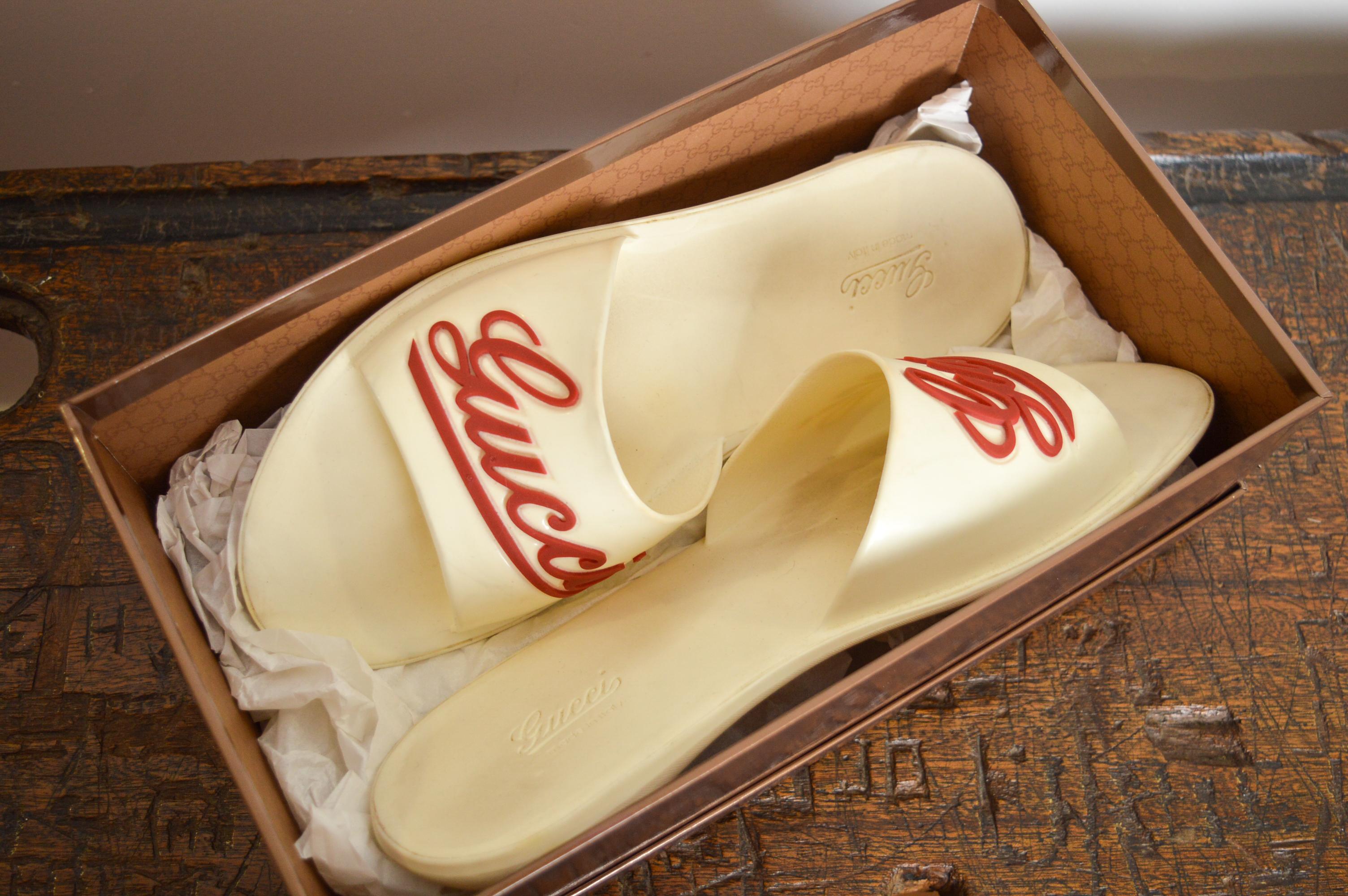 GUCCI by Frida Giannini S/S 2007 Blanco Borgoña Sandalias de playa - Chanclas en venta 8