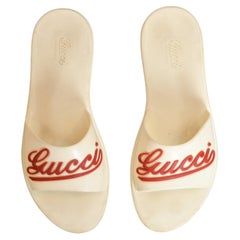 GUCCI par Frida Giannini S/S 2007 - Slips de plage blancs et bourgognes - Flip Flops