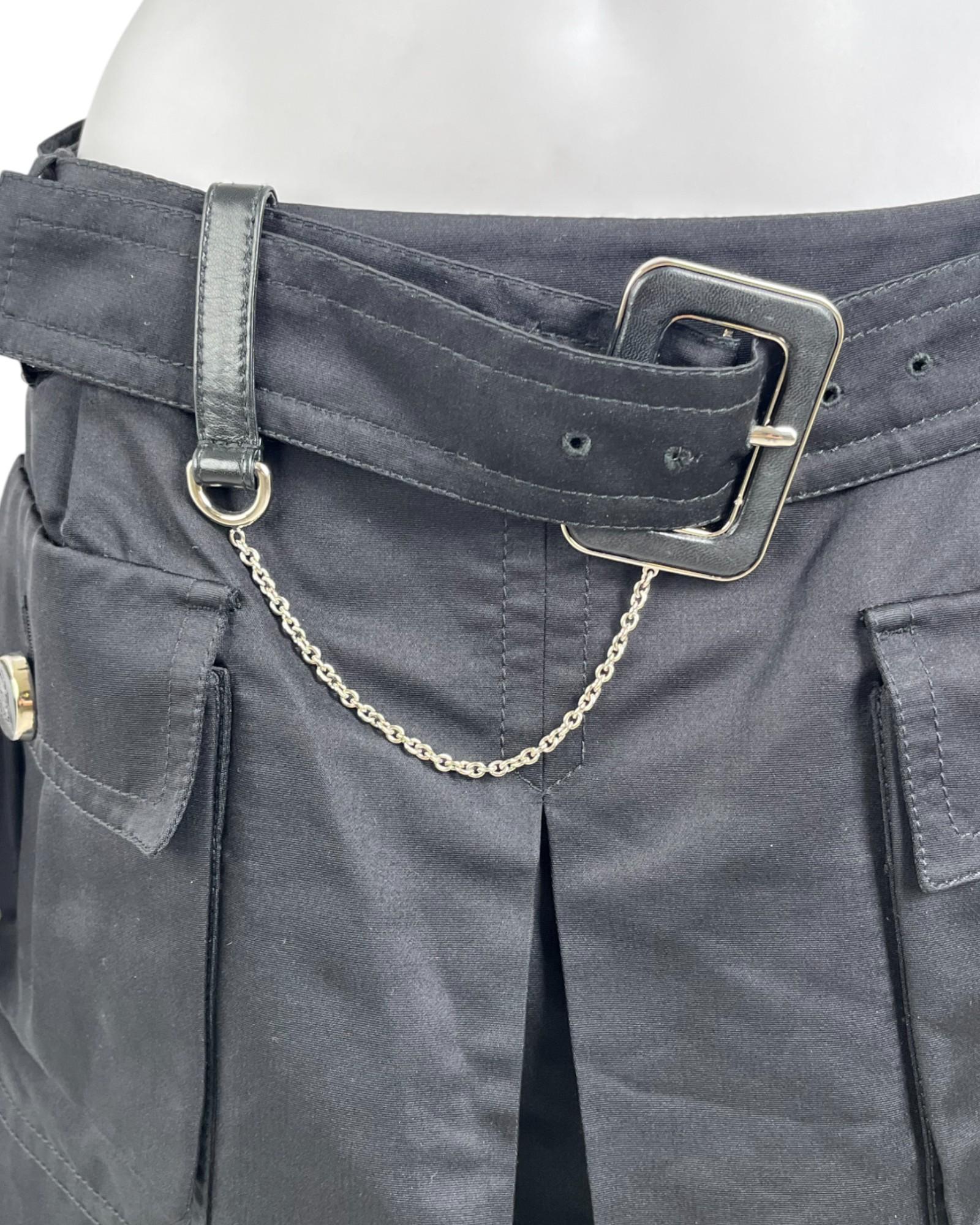 De las mujeres Gucci by Frida Giannini S/S 2009 Falda Cargo con Cinturón Negra en venta