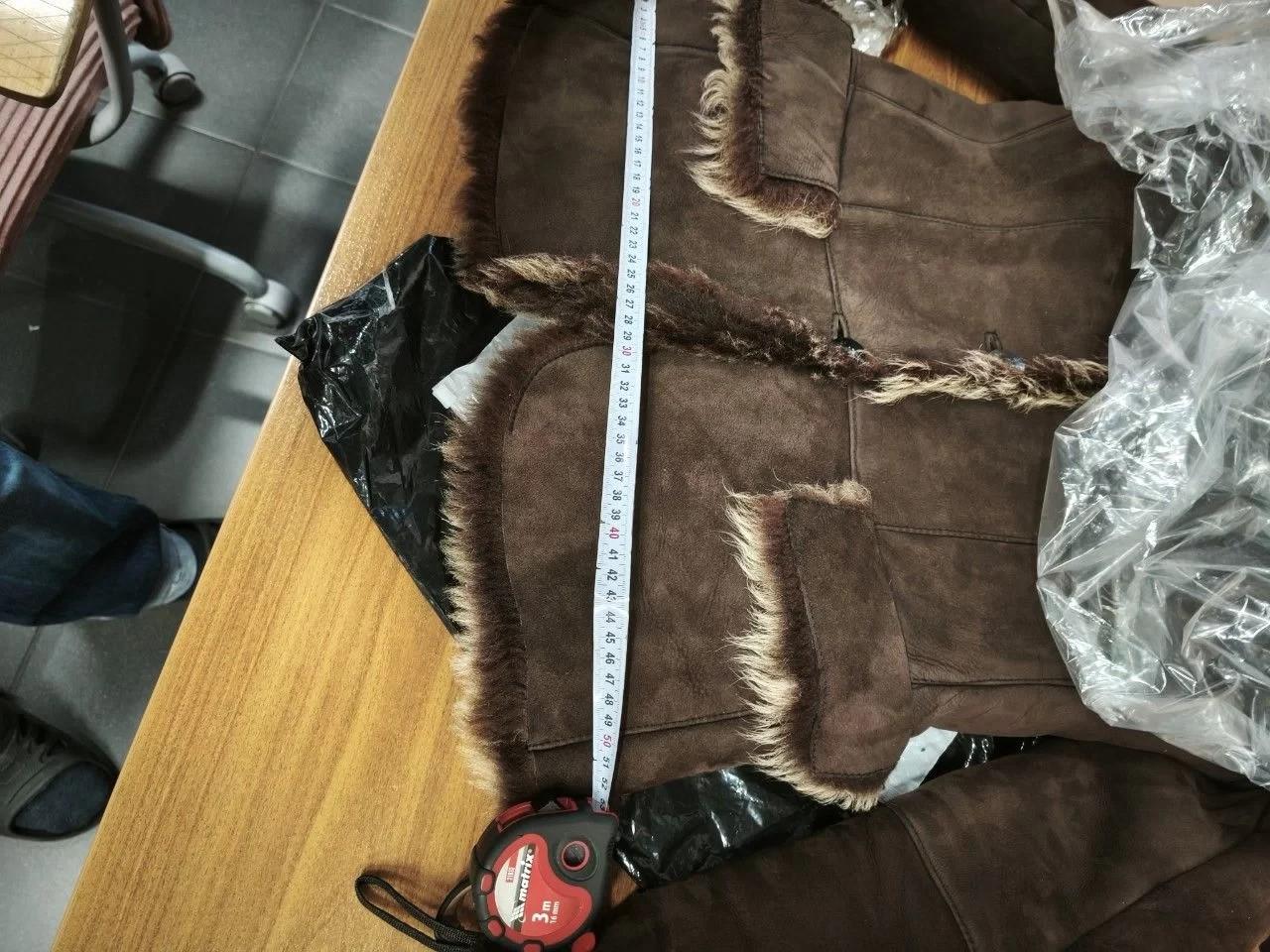 Gucci by Tom Ford 1998 Shearling Jacket Leather Fur For Sale 8