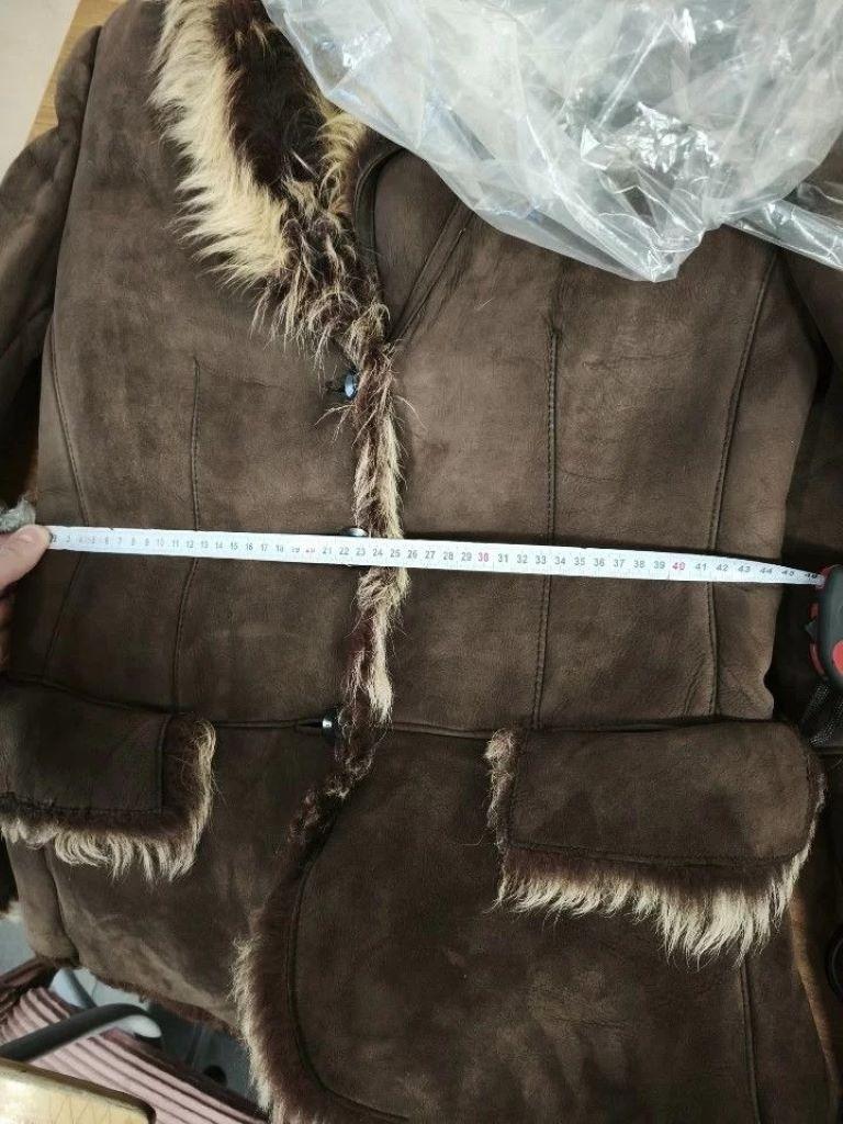Gucci by Tom Ford 1998 Shearling Jacket Leather Fur For Sale 9
