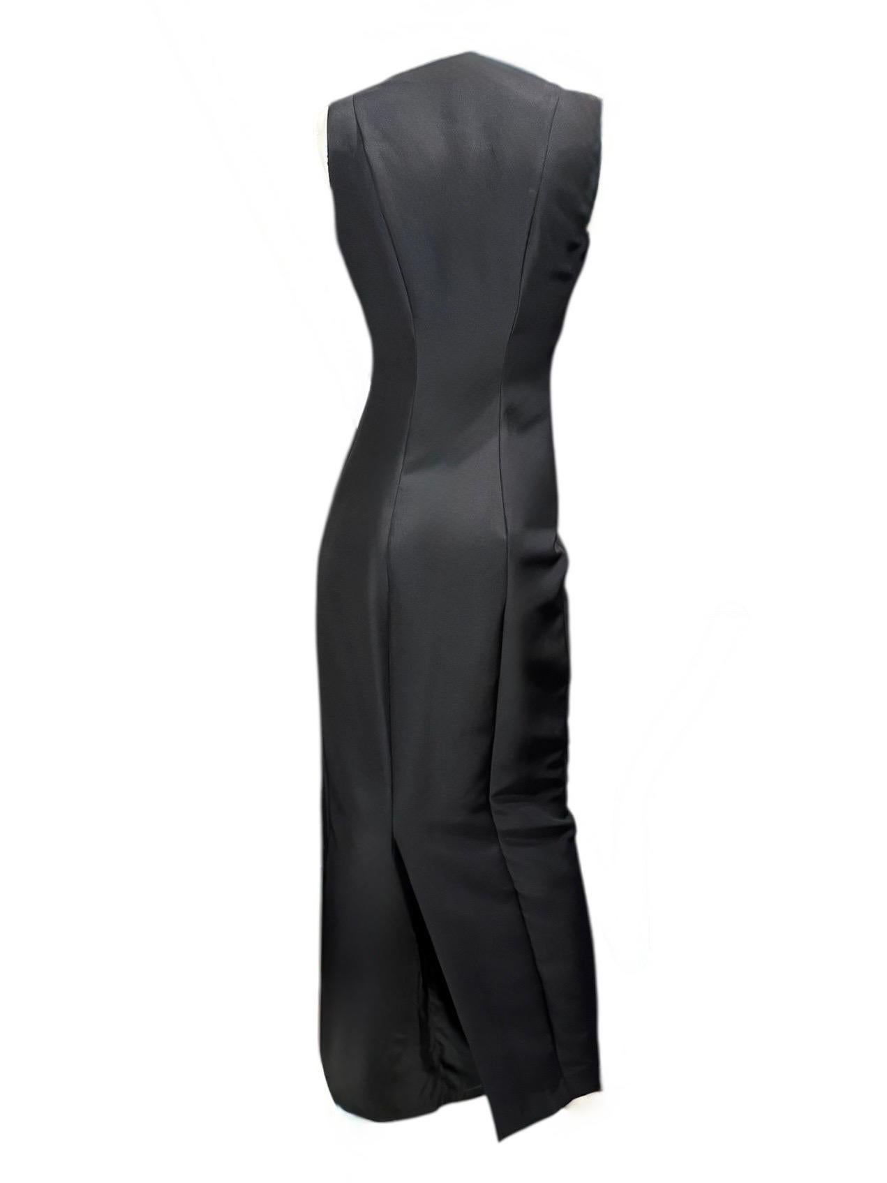 Gucci by Tom Ford 1999 Schwarzes Abendkleid aus Seide mit V-Ausschnitt im Zustand „Hervorragend“ im Angebot in Kingston, NY
