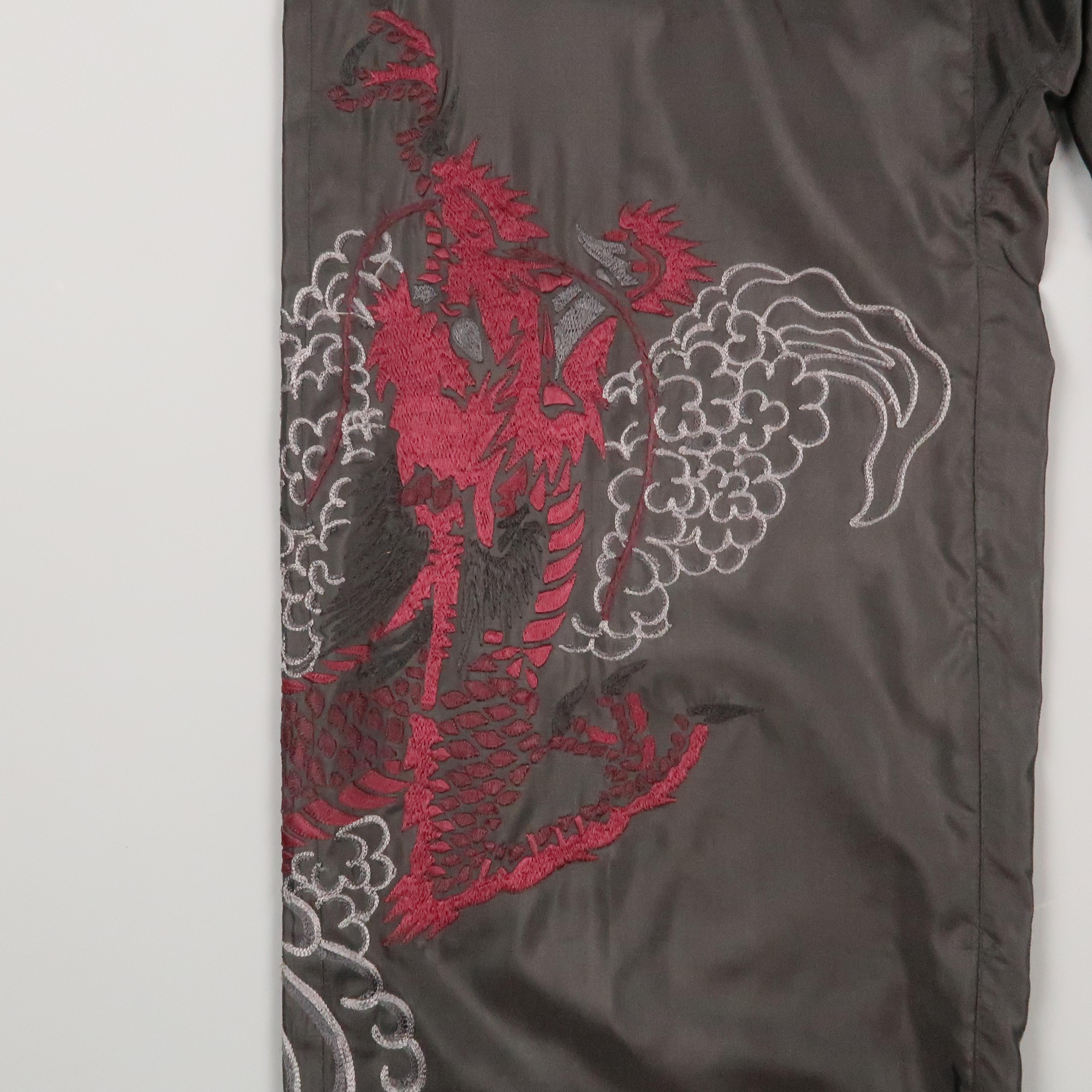 GUCCI by TOM FORD 2001 L Black Dragon Embroidered Silk Wide Leg Karate Pants In Good Condition In San Francisco, CA
