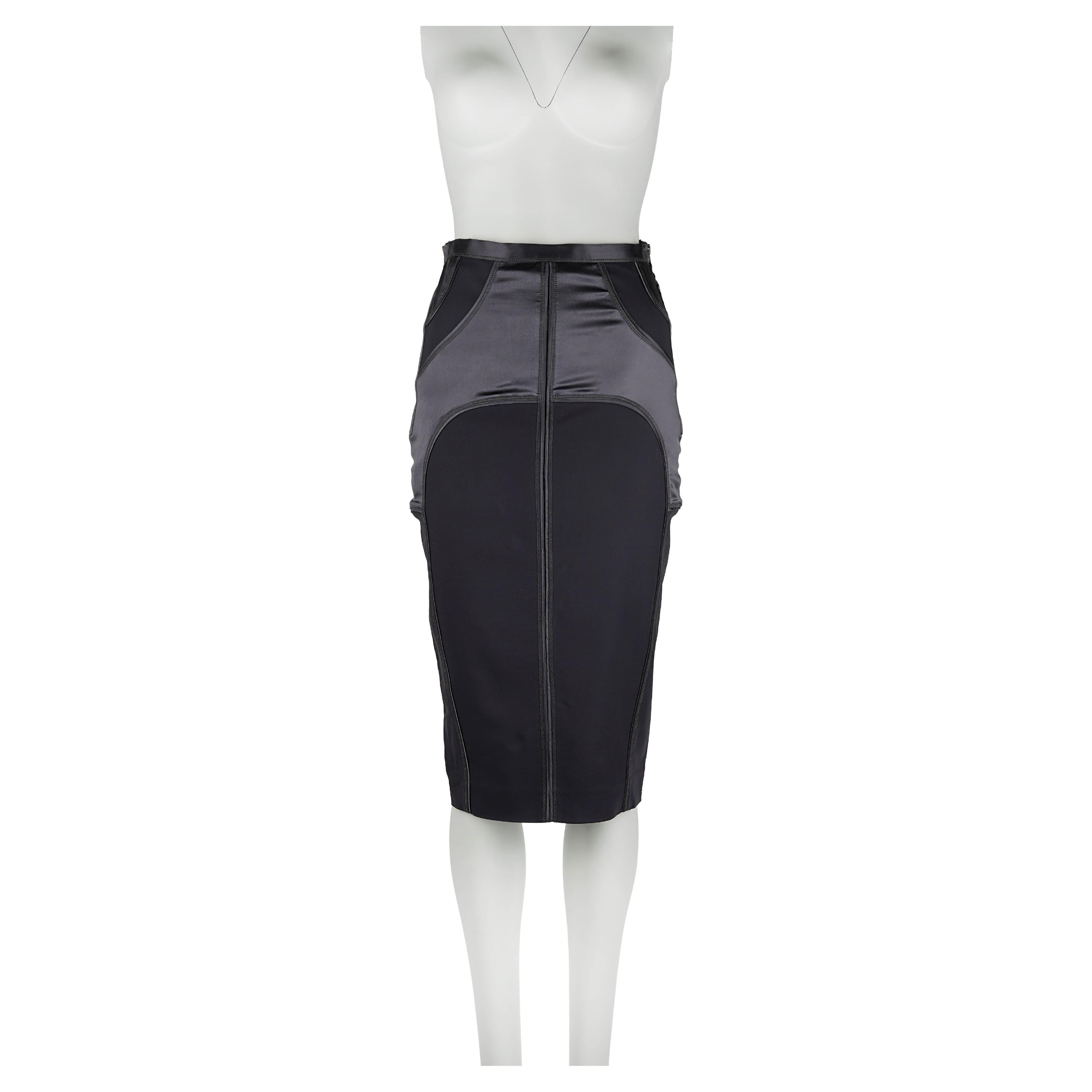 Gucci by Tom Ford 2003 High-Waisted Sculptural Pencil Skirt IT38