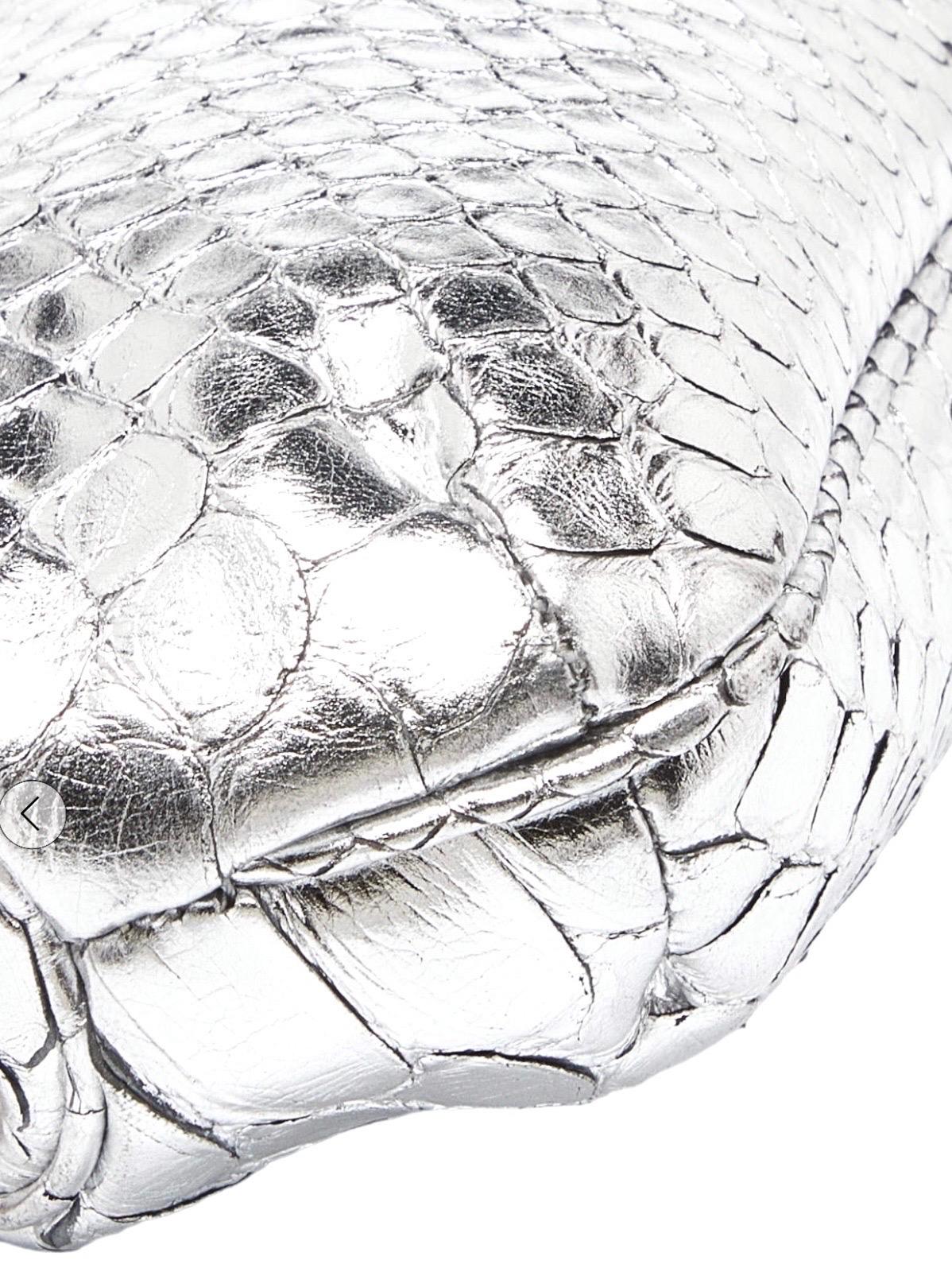 Women's GUCCI by Tom Ford 2004 Exotic Silver Dragon Encrusted Crystal Bag Clutch Bamboo For Sale