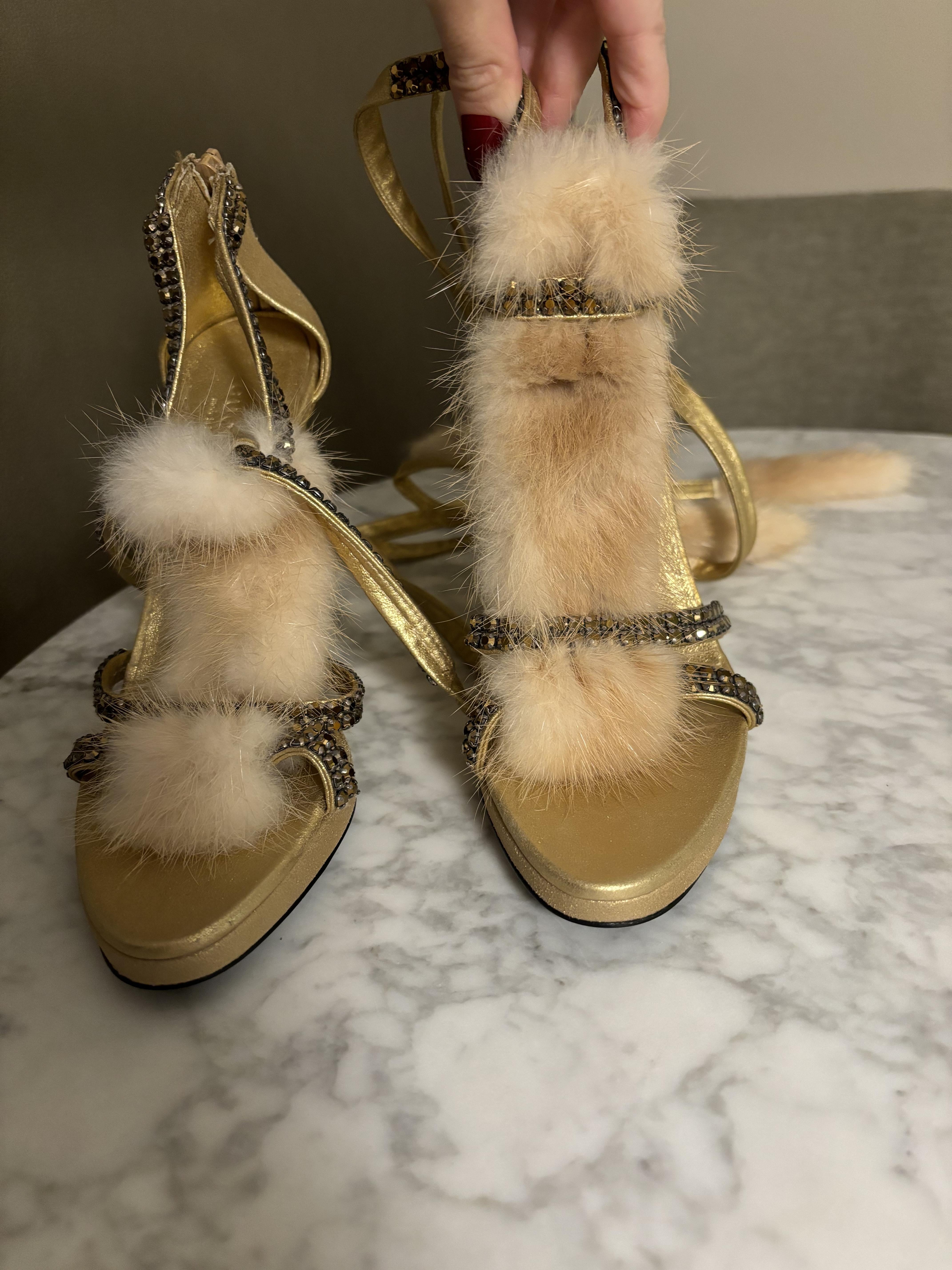 GUCCI by TOM FORD 2004 Vintage Runway Gold Mink Fur Sandals 5