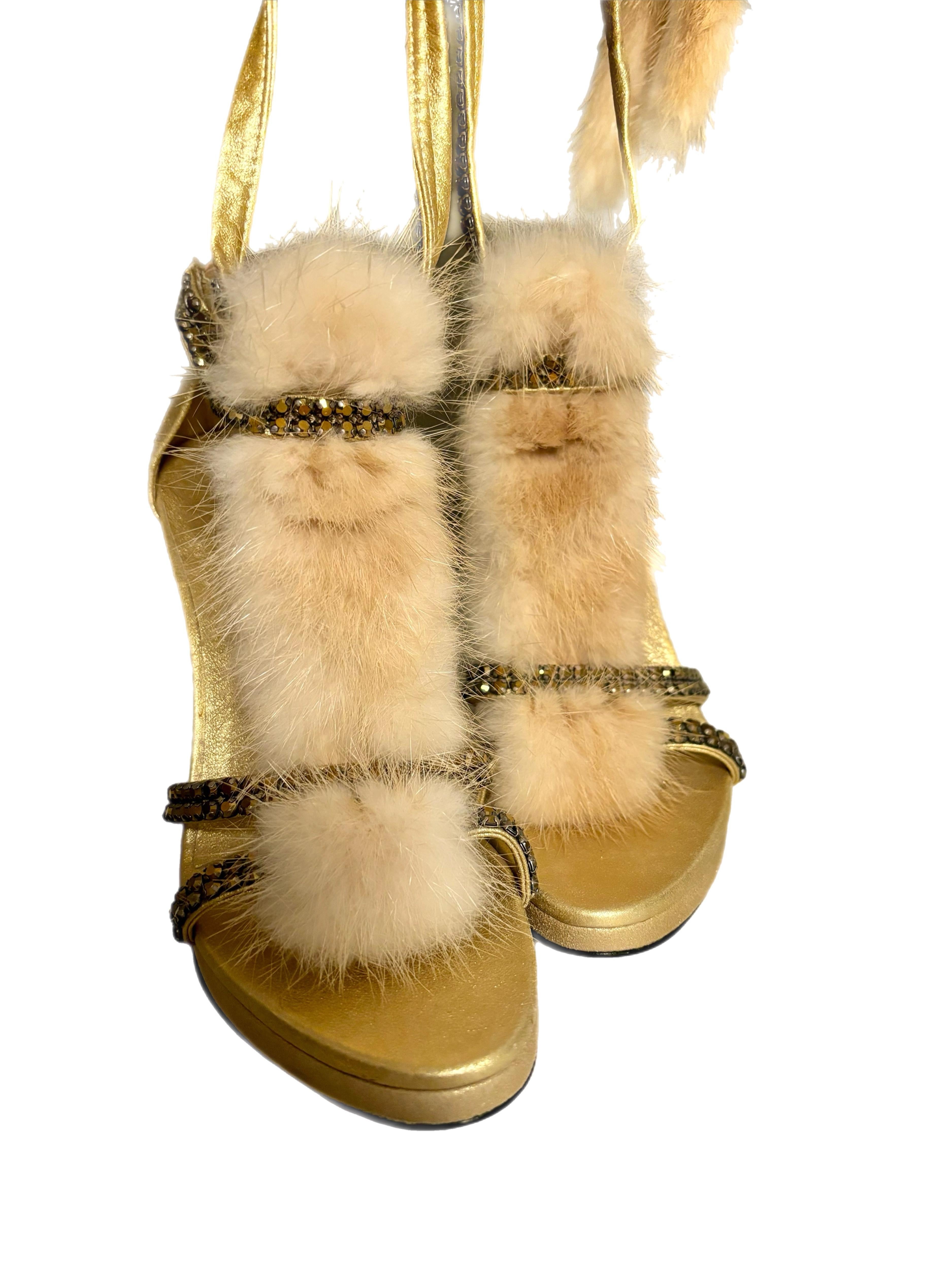 These shoes cannot ship outside of the USA because they are REAL fur
Please do not purchase if you are International, fur cannot cross customs
USA purchase only
Tom Ford for Gucci
Runway
Vintage
FW04
Color is a little less saturated than in my