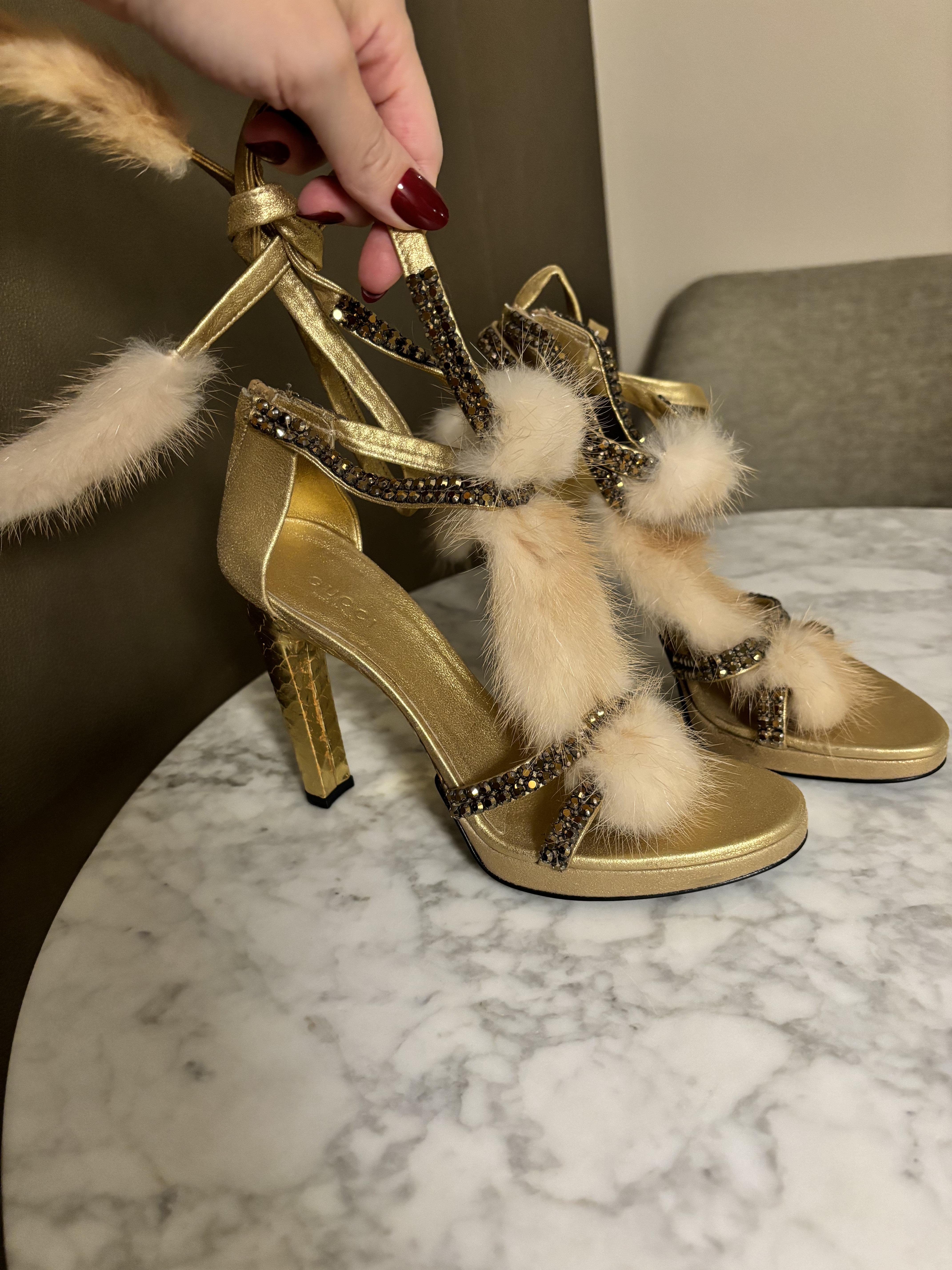 GUCCI by TOM FORD 2004 Vintage Runway Gold Mink Fur Sandals 2