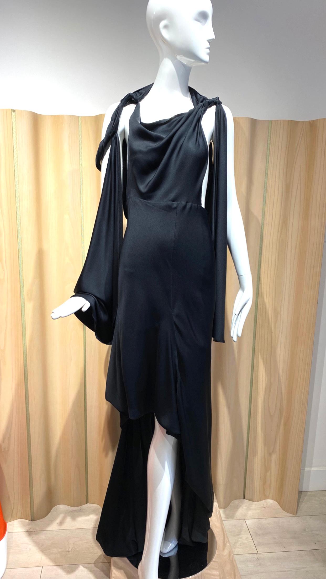 GUCCI by Tom Ford 2011 Black Silk  Gown In Excellent Condition For Sale In Beverly Hills, CA