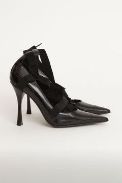 Gucci by Tom Ford A/W 2002 Runway Pointed Toe Heels in Black Leather and Ribbon