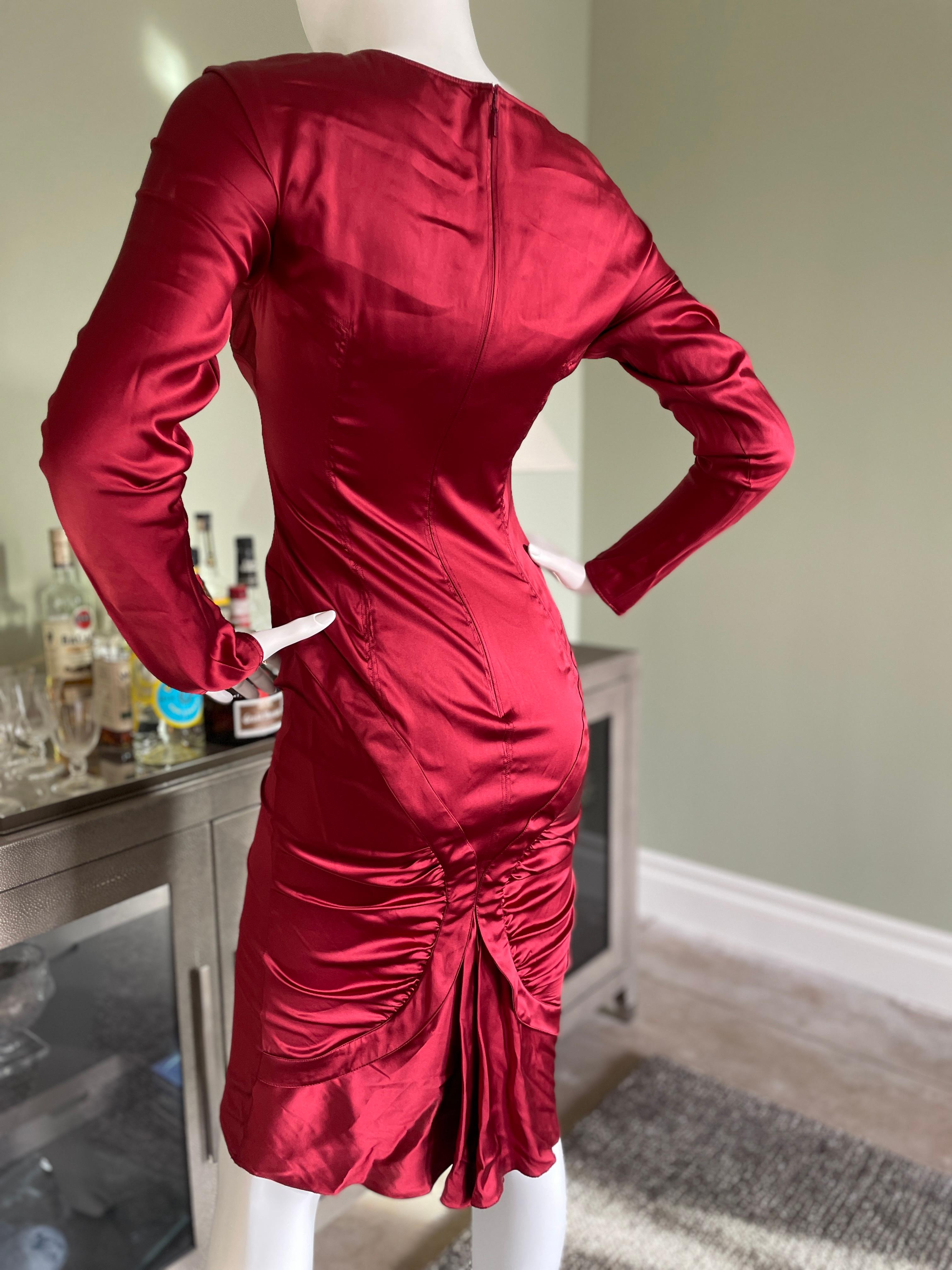 Gucci by Tom Ford Autumn 2003 Red Silk Cocktail Dress For Sale 3