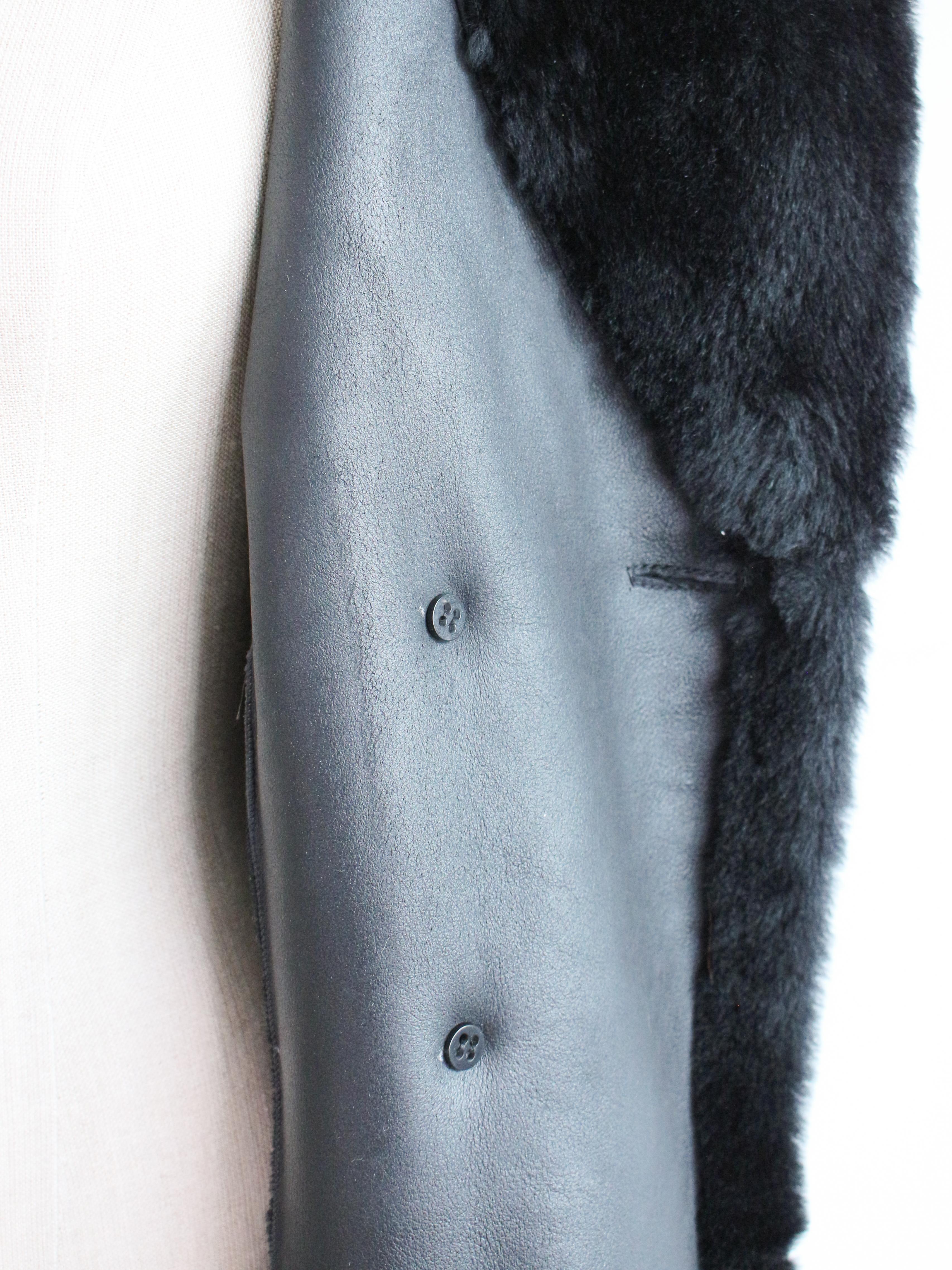 Gucci by Tom Ford Autunno/Inverno 1995 Kate Moss Cappotto doppio petto in shearling in vendita 7