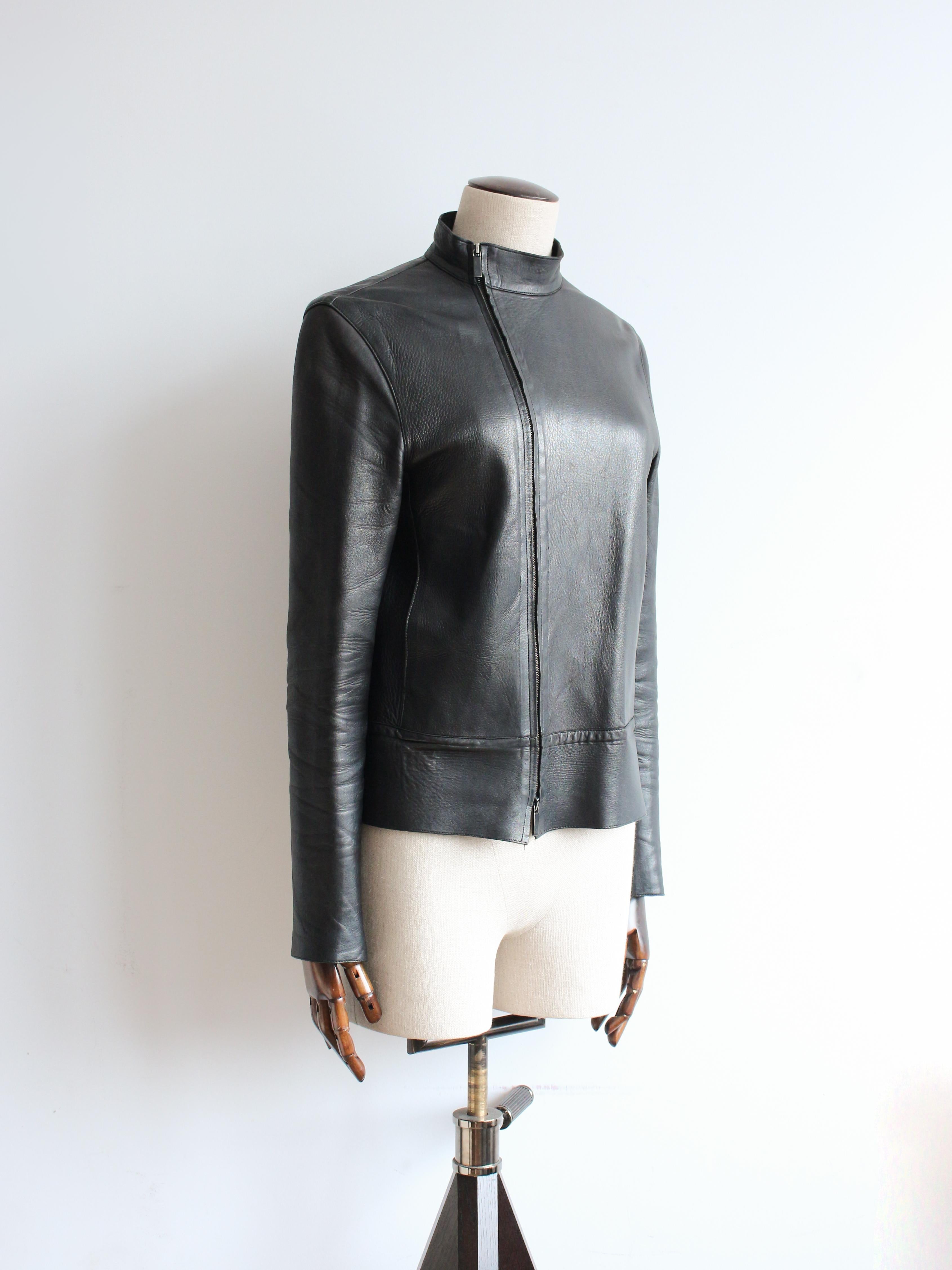 Gucci by Tom Ford Autumn/Winter 1999 Asymmetric Black Leather Zip Moto Jacket In Fair Condition For Sale In Manchester, GB