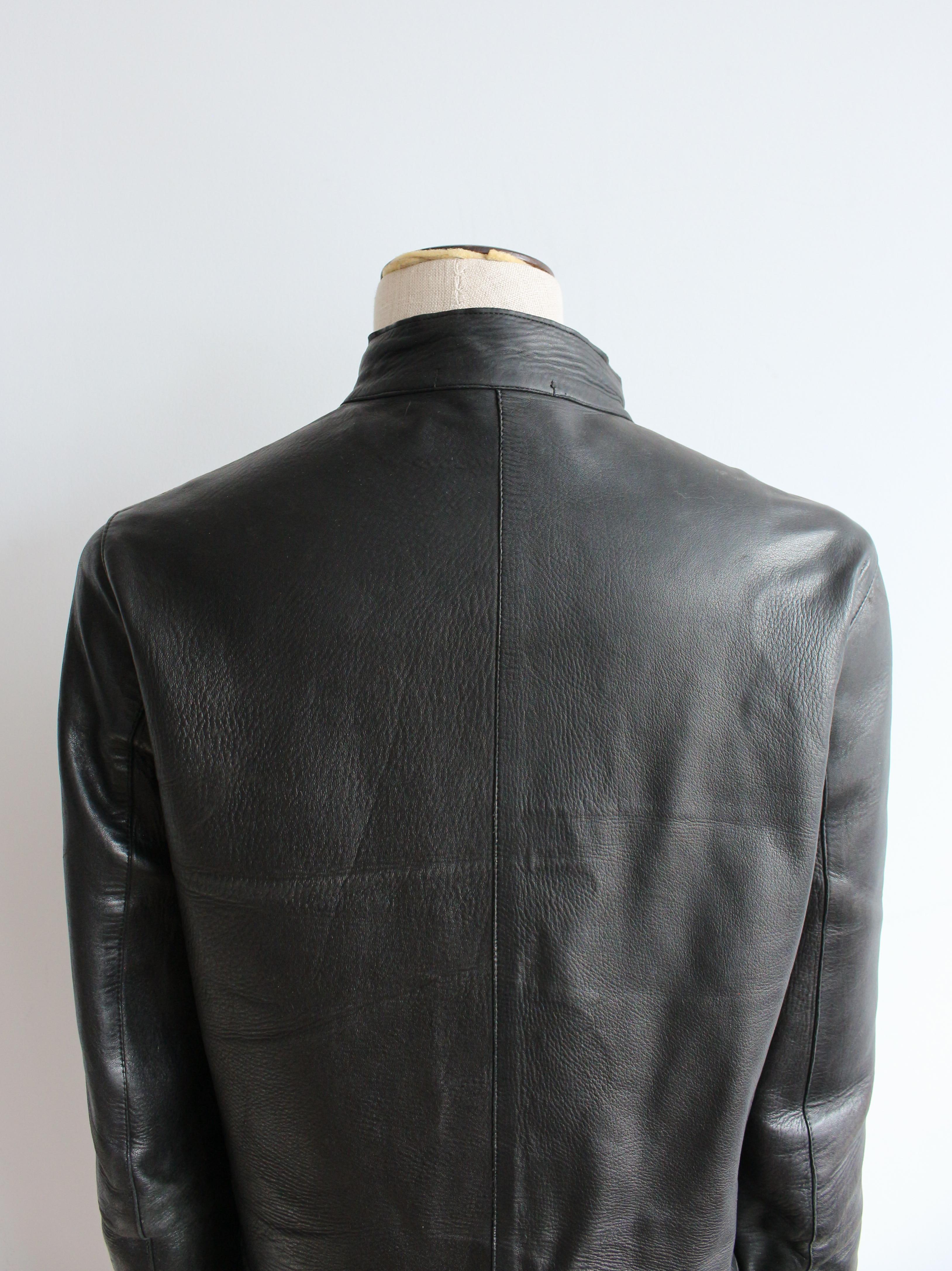 Gucci by Tom Ford Autumn/Winter 1999 Asymmetric Black Leather Zip Moto Jacket For Sale 5