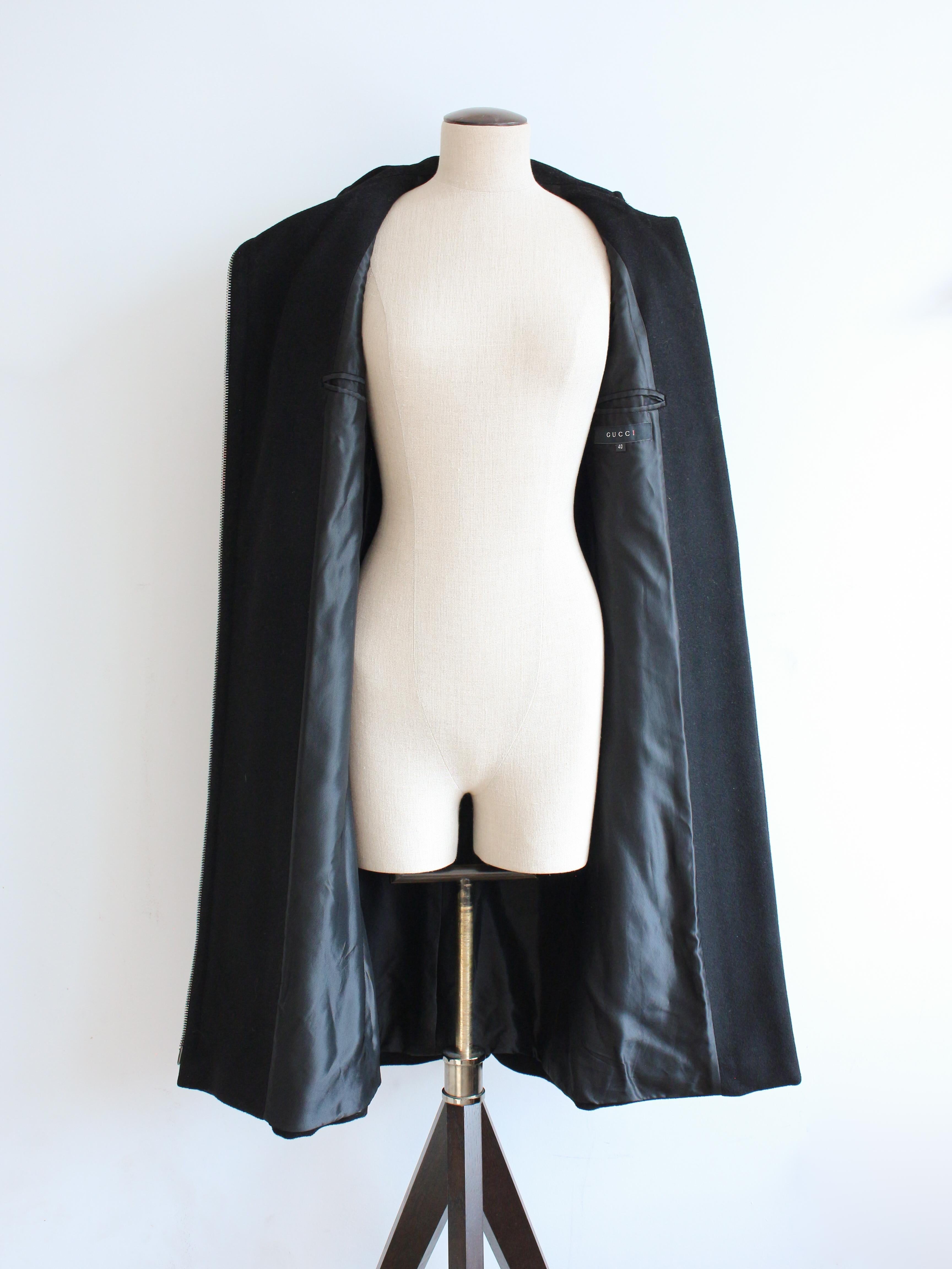 Gucci by Tom Ford Autunno/Inverno 2001 Cappotto nero in lana e cashmere con zip in vendita 8