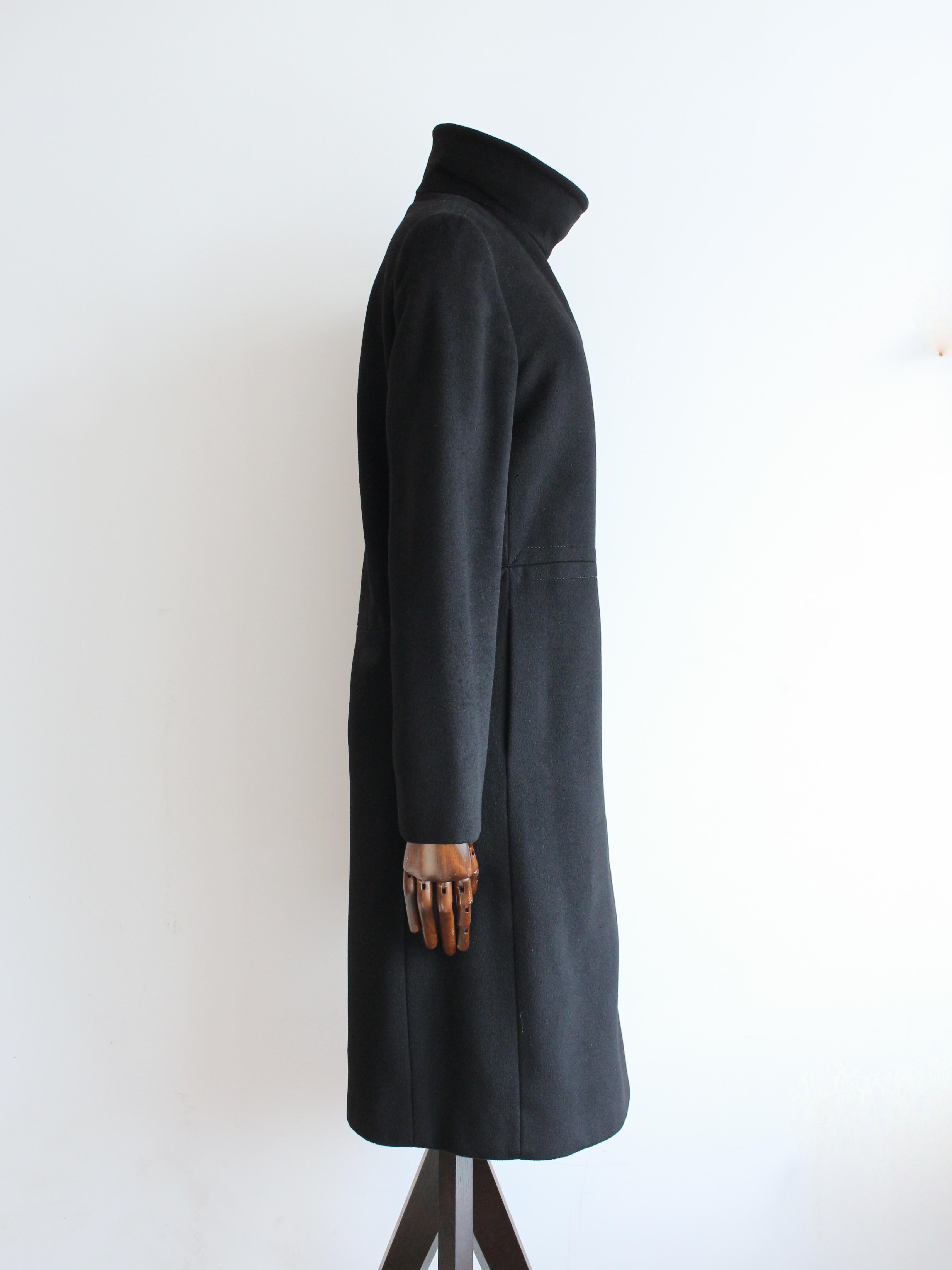 Donna Gucci by Tom Ford Autunno/Inverno 2001 Cappotto nero in lana e cashmere con zip in vendita