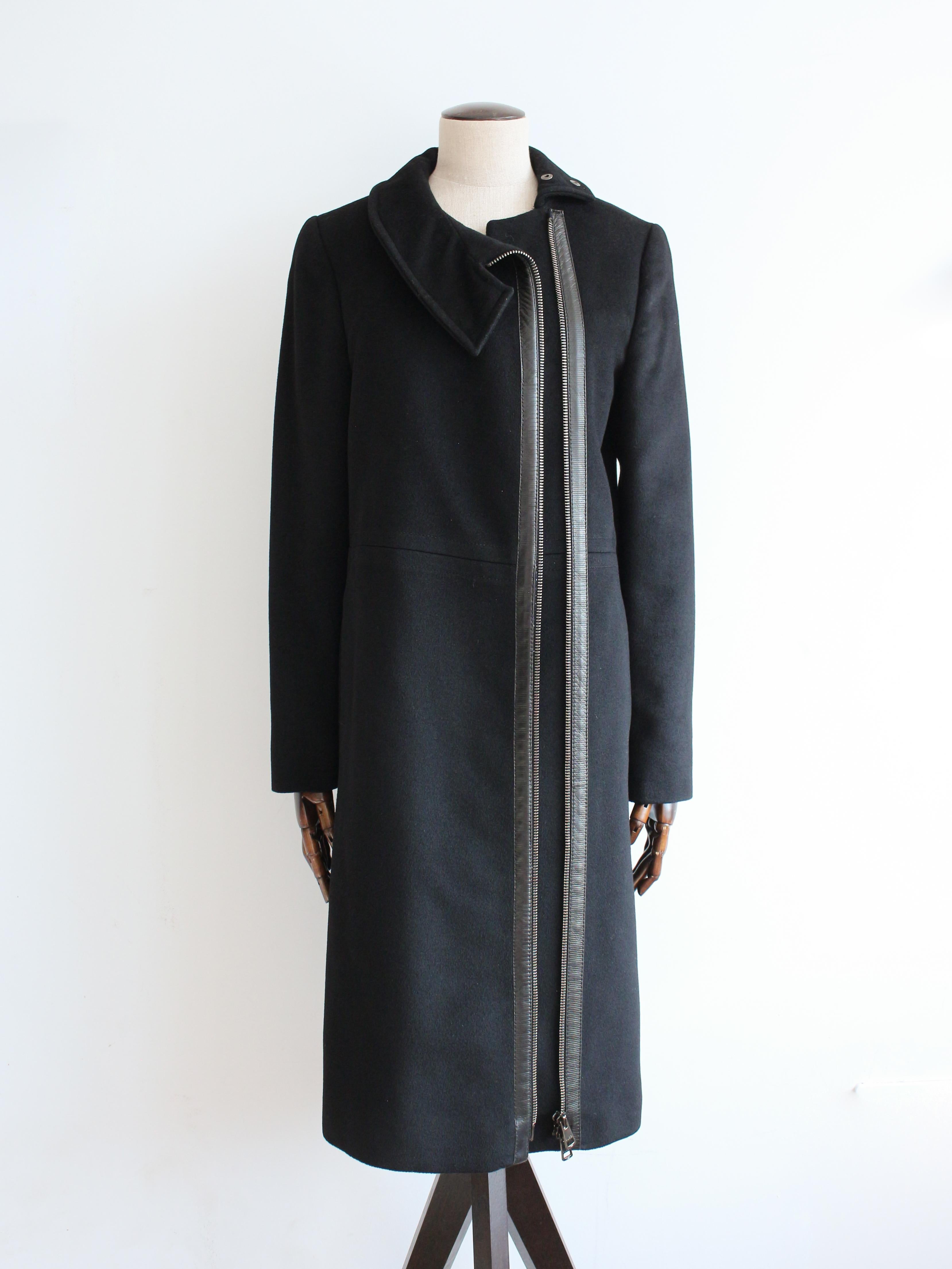 Gucci by Tom Ford Autunno/Inverno 2001 Cappotto nero in lana e cashmere con zip in vendita 2