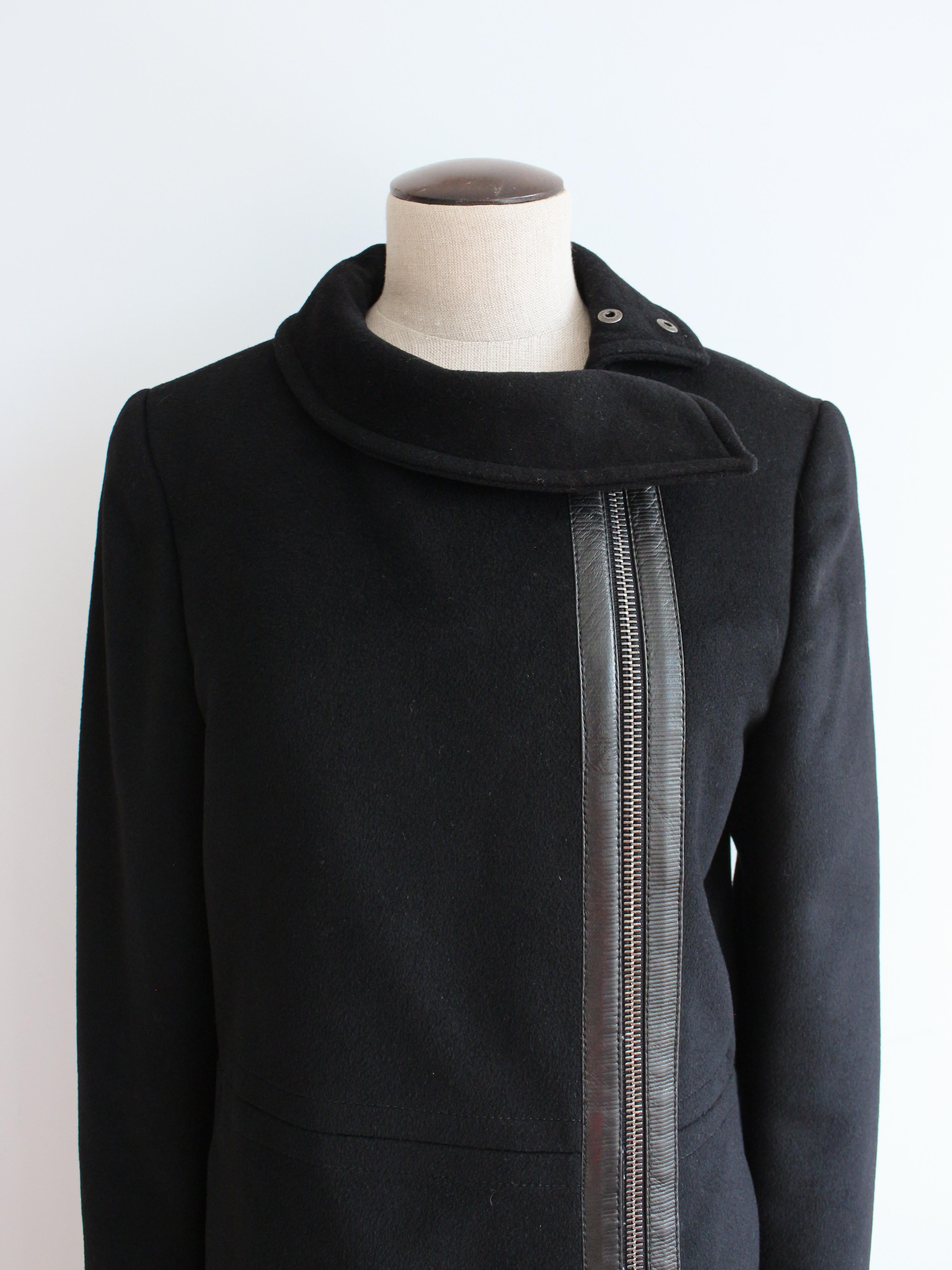 Gucci by Tom Ford Autunno/Inverno 2001 Cappotto nero in lana e cashmere con zip in vendita 3