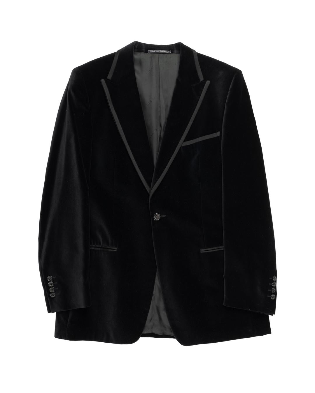 Gucci by Tom Ford AW1996 Velvet Smoking Tuxedo In Excellent Condition For Sale In Beverly Hills, CA