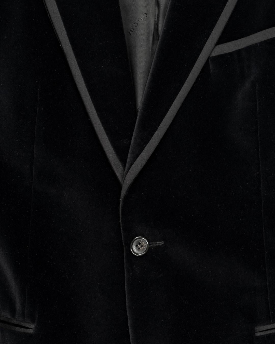 Gucci by Tom Ford AW1996 Velvet Smoking Tuxedo For Sale 4