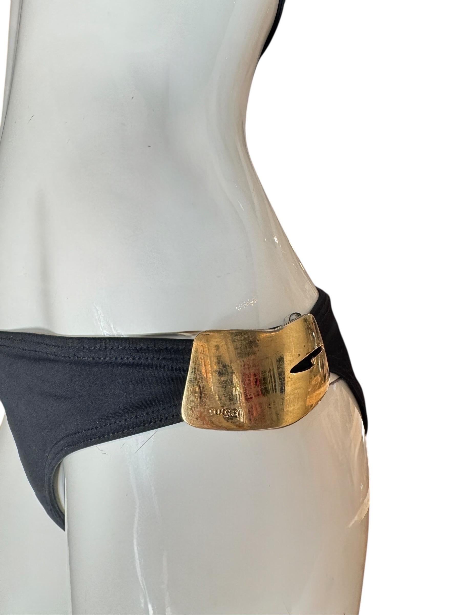 Bikini nero di Gucci by Tom Ford con minuteria dorata 