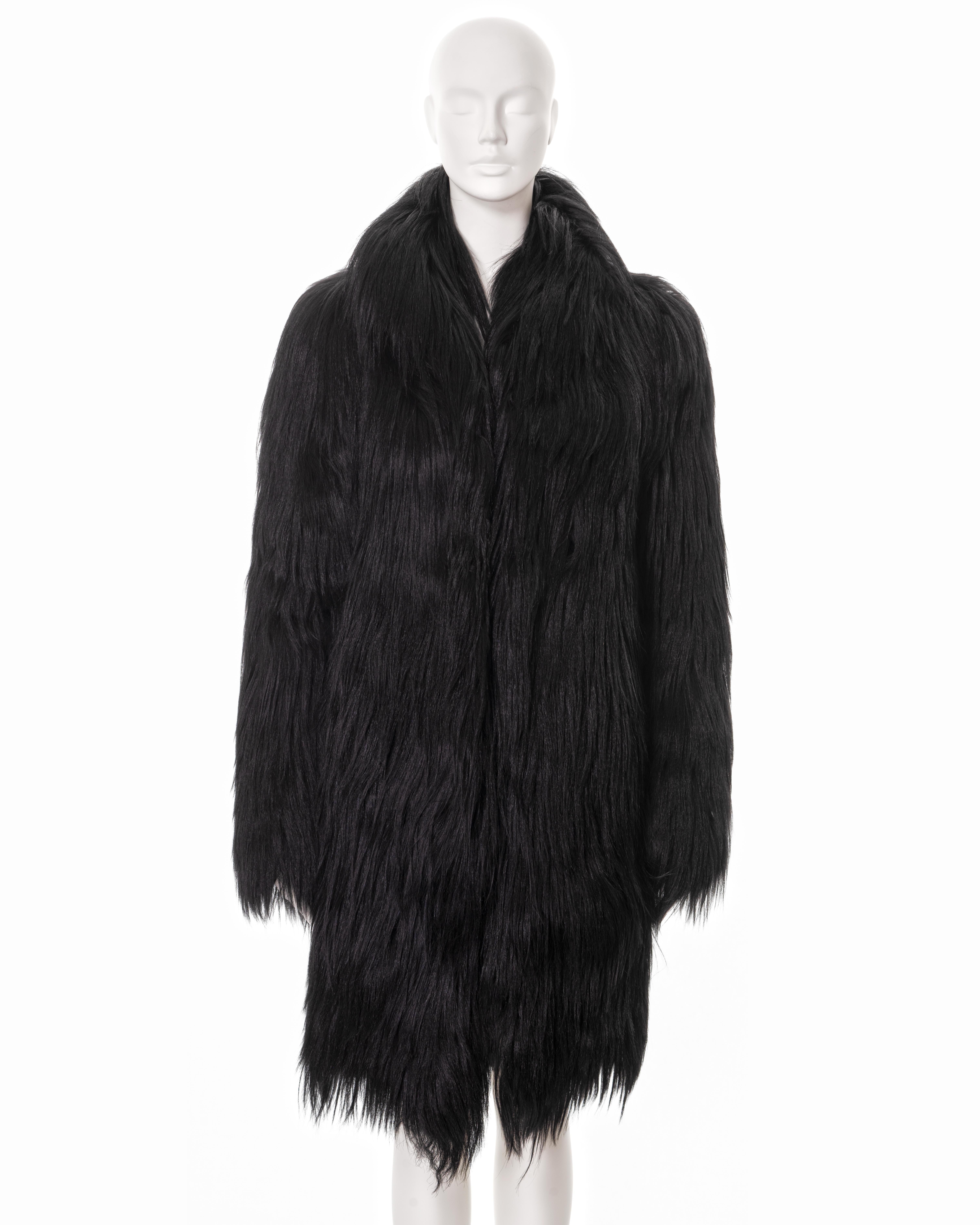 Manteau en poil de chèvre noir Gucci by Tom Ford, fw 2001 Excellent état - En vente à London, GB