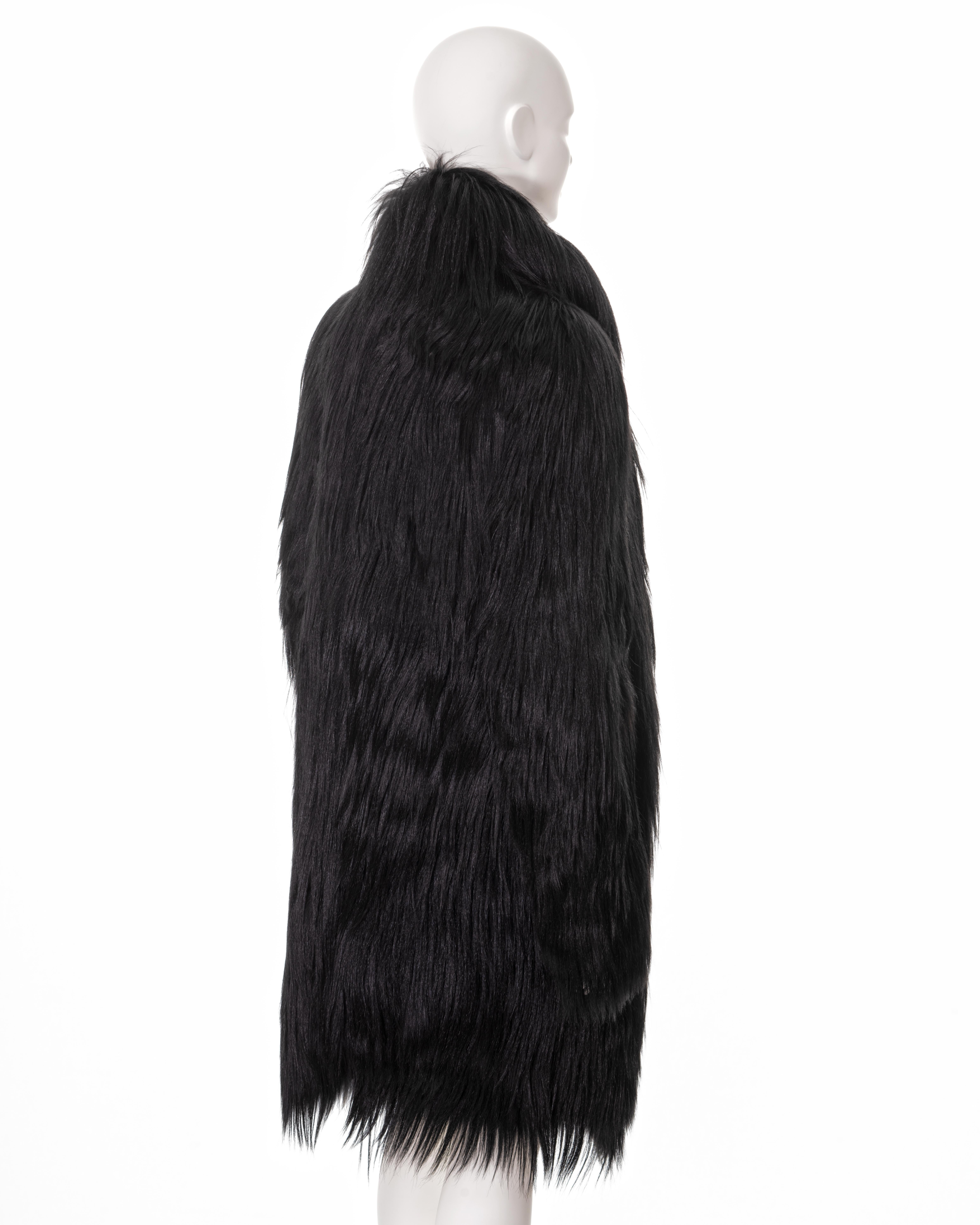 Manteau en poil de chèvre noir Gucci by Tom Ford, fw 2001 en vente 2