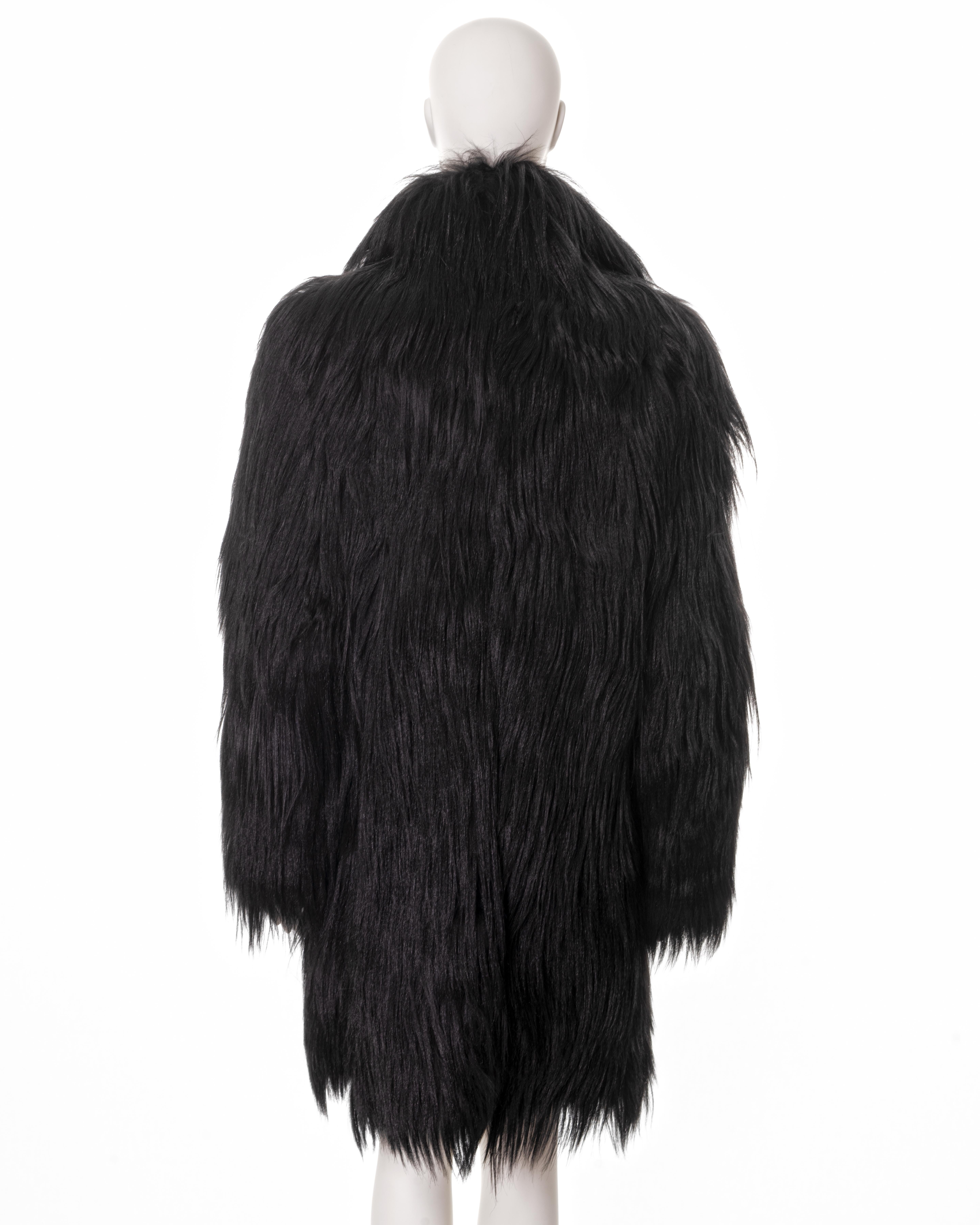 Manteau en poil de chèvre noir Gucci by Tom Ford, fw 2001 en vente 3