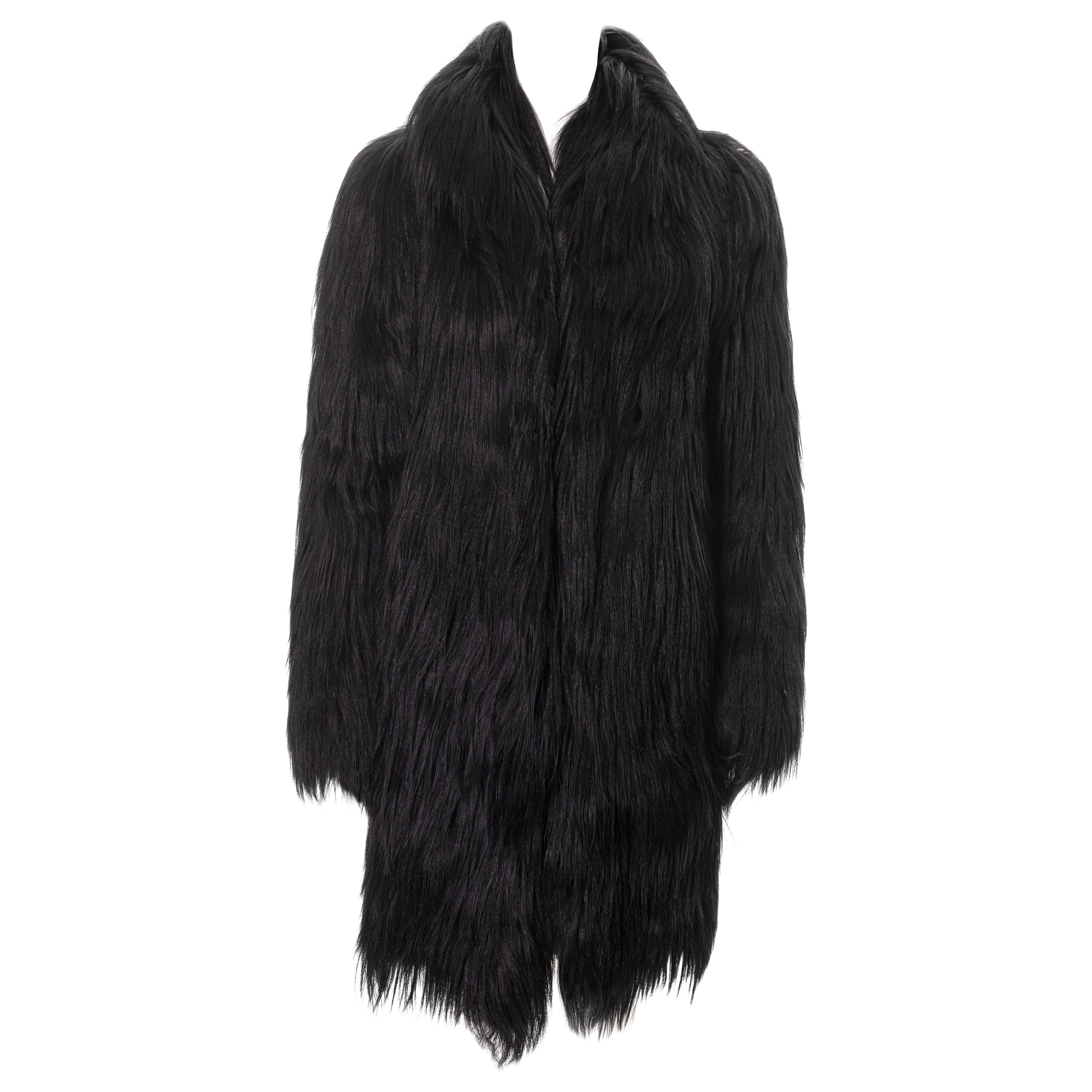 Manteau en poils de chèvre noirs Gucci by Tom Ford, fw 2001