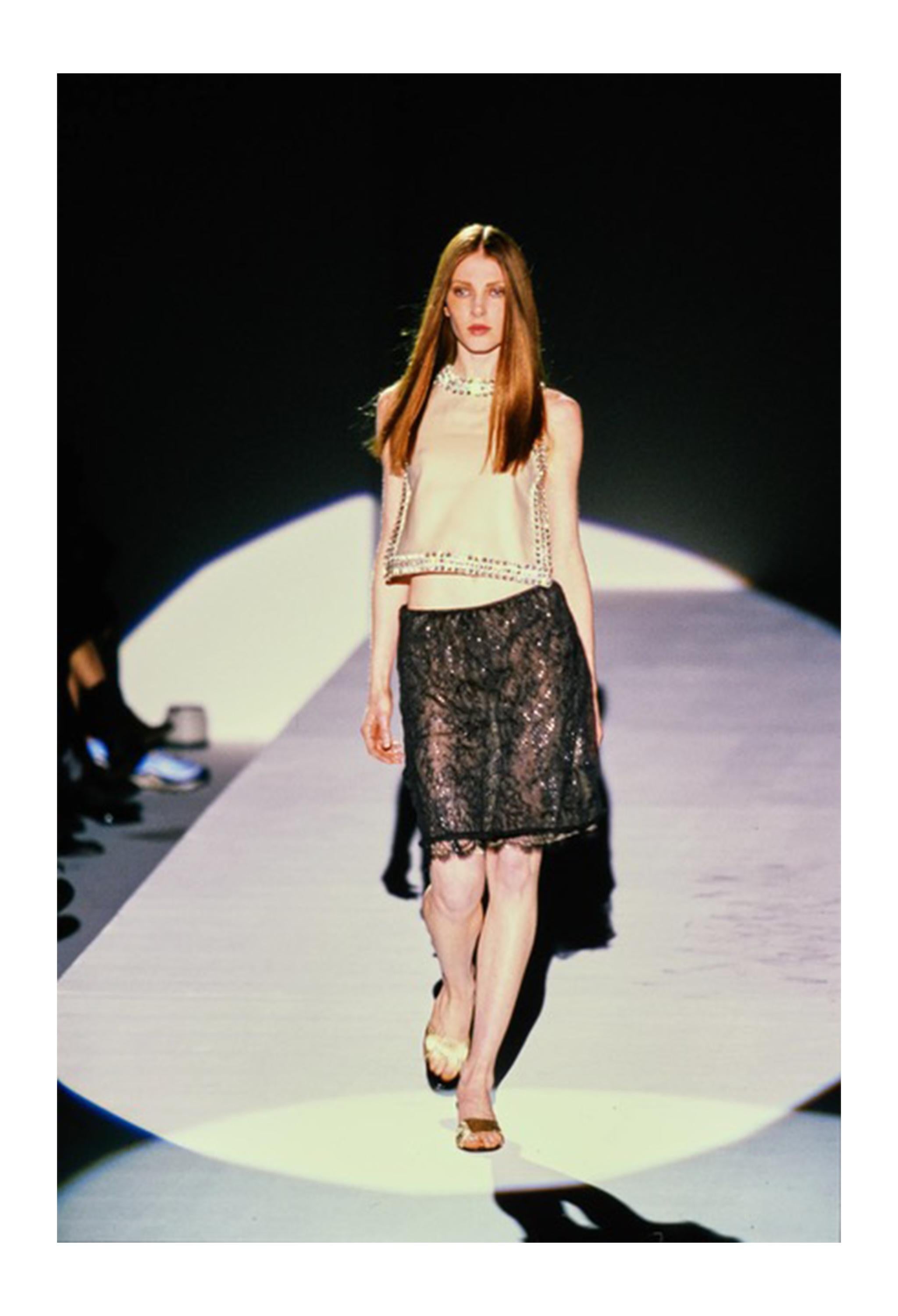 Gucci By Tom Ford Jupe en dentelle noire avec ceinture en cuir 1999 Pour femmes en vente