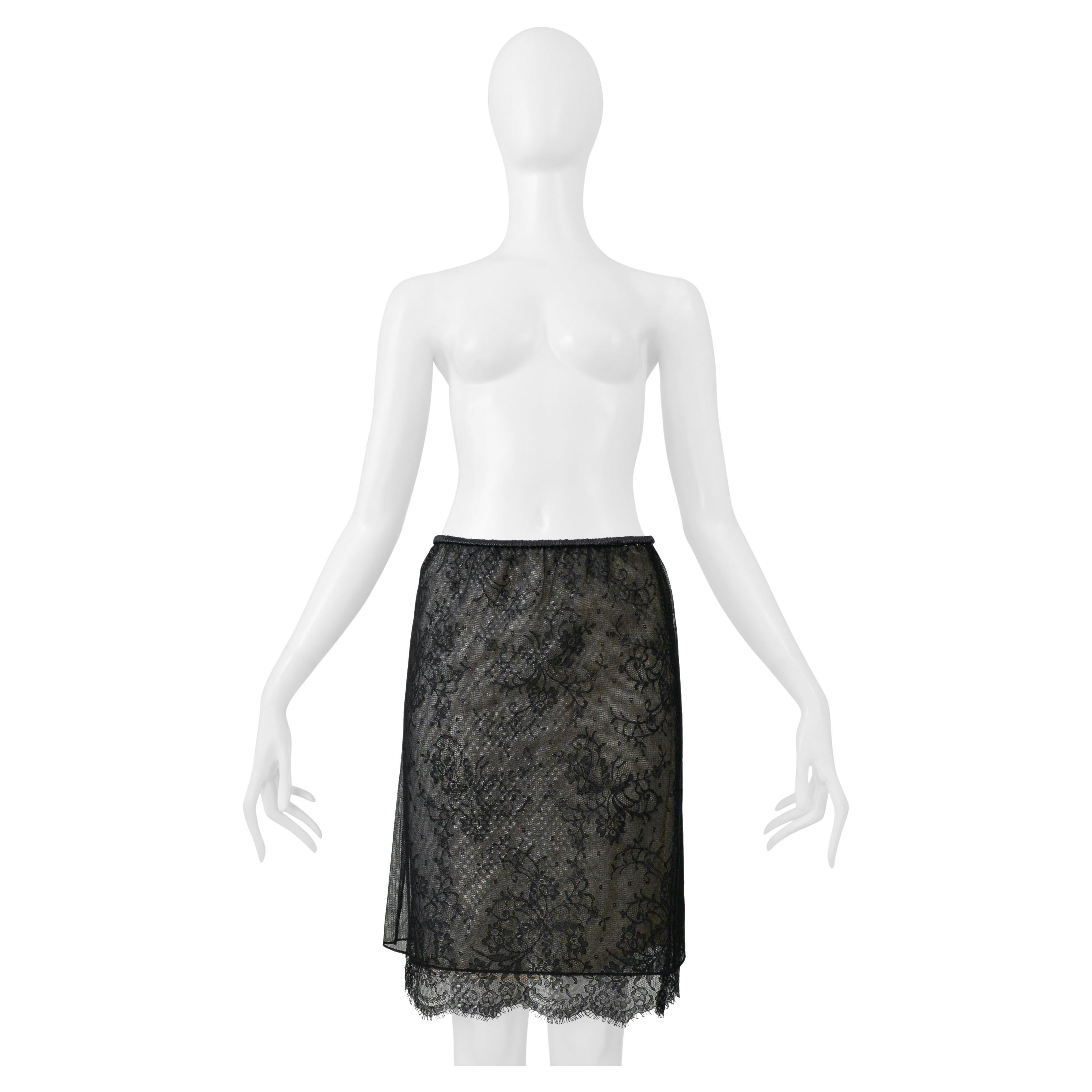 Gucci By Tom Ford Falda De Encaje Negra Con Cintura De Piel 1999