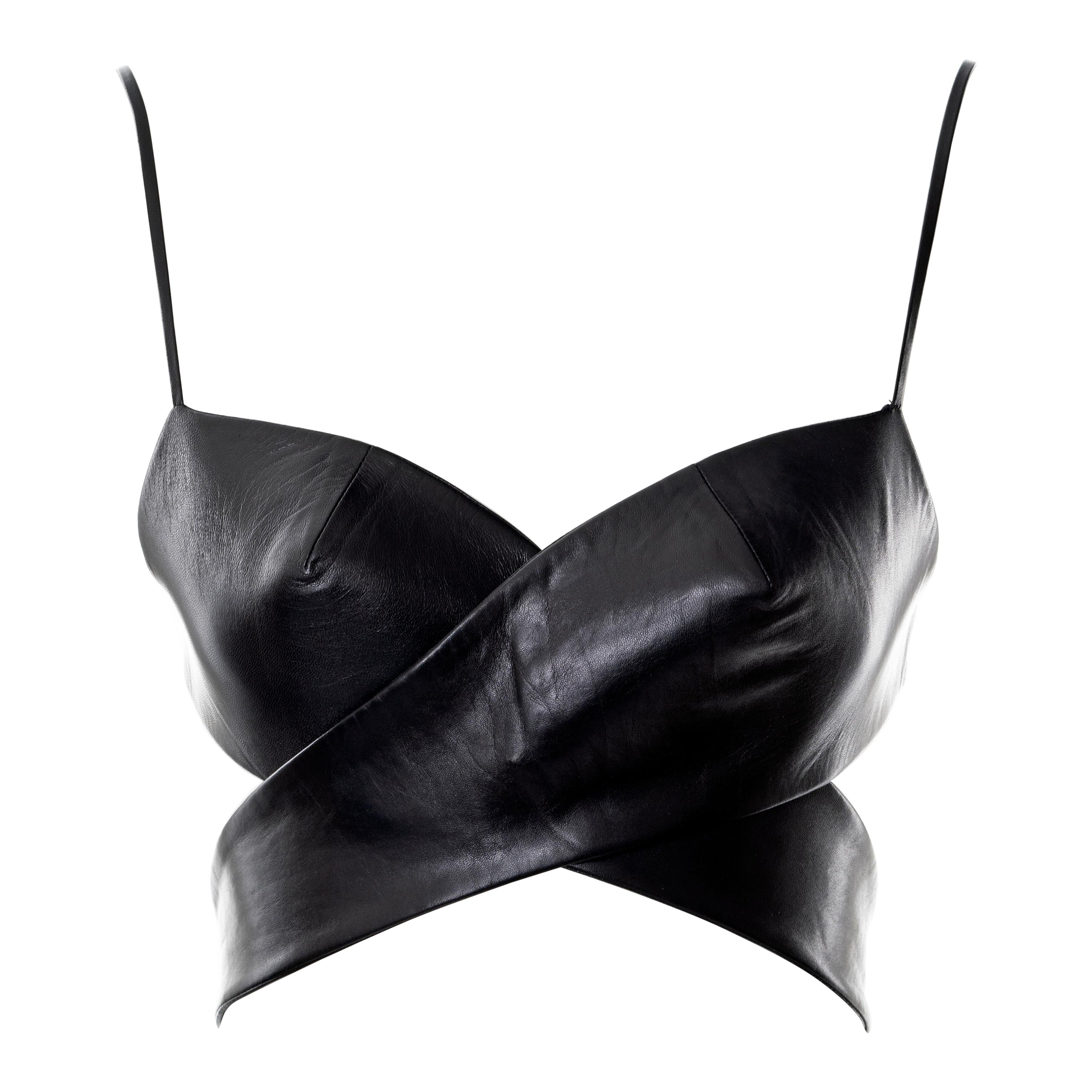 Top 2 pièces en cuir noir de Gucci by Tom Ford, ss 2001