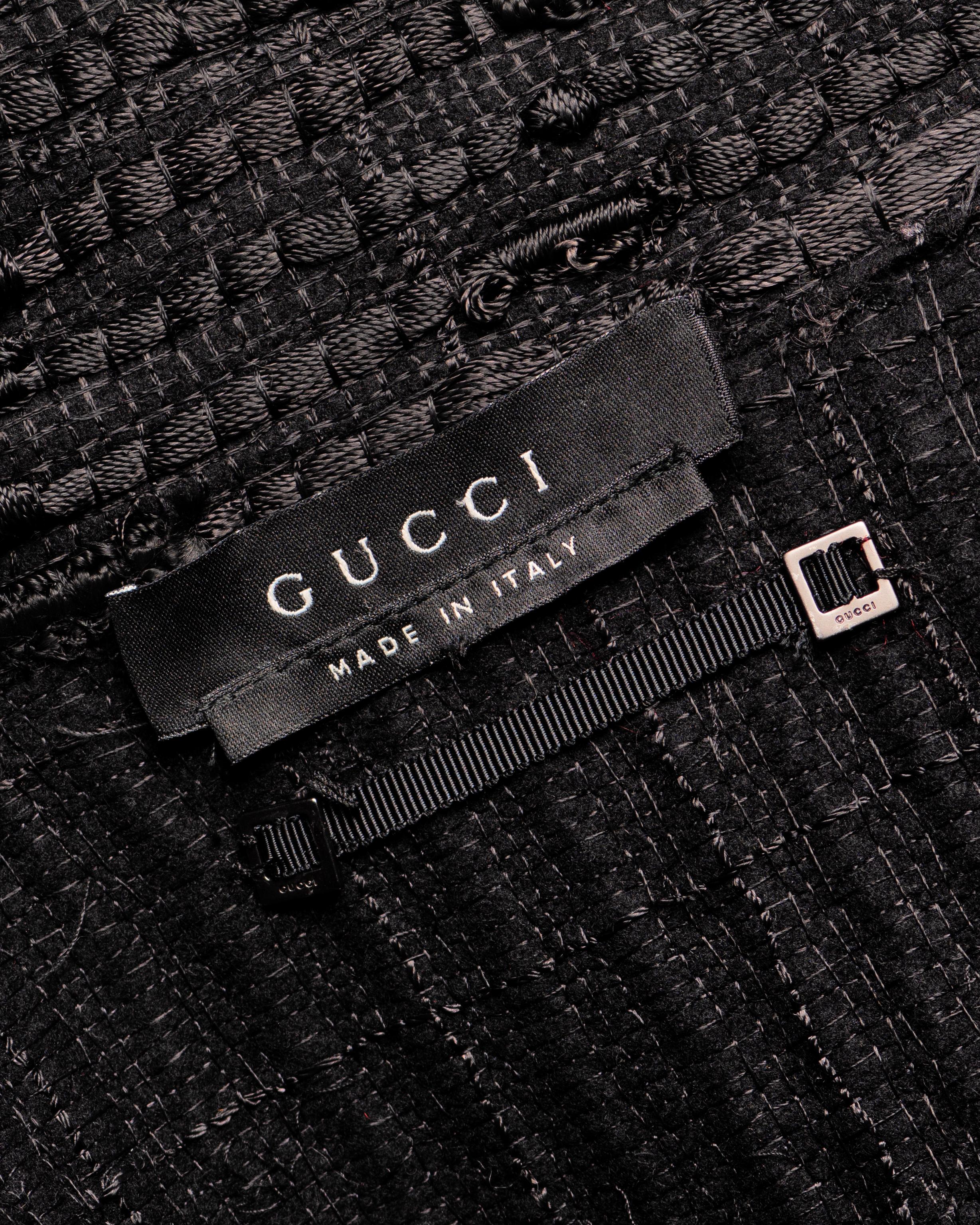 Gucci by Tom Ford Cappotto nero oversize aperto sul davanti con frange in bouclé, FW 2002 in vendita 10