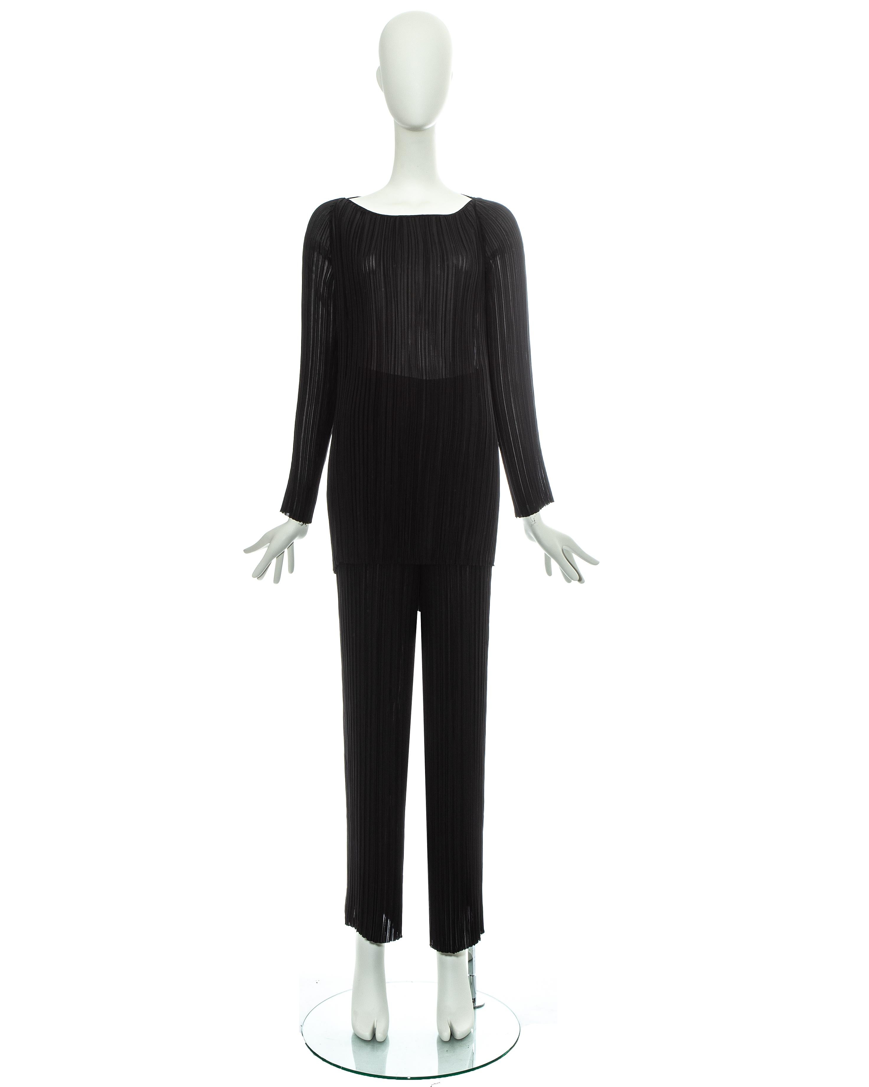 Black Gucci by Tom Ford black pleated tunic and pants ensemble, ss 1996 For Sale