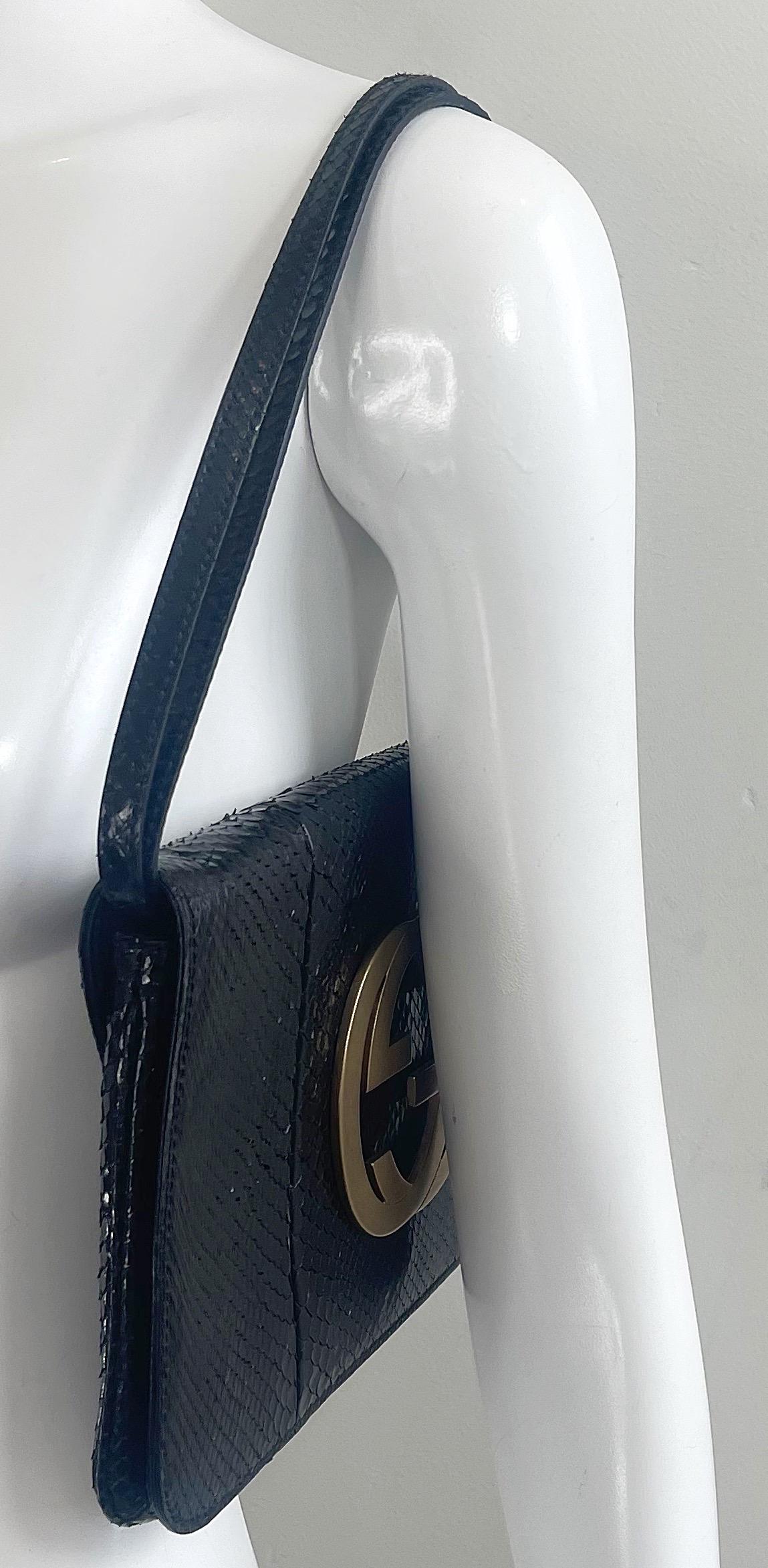 Gucci by Tom Ford Black Python Snakeskin 2000s Convertible Clutch Crossbody Bag For Sale 10