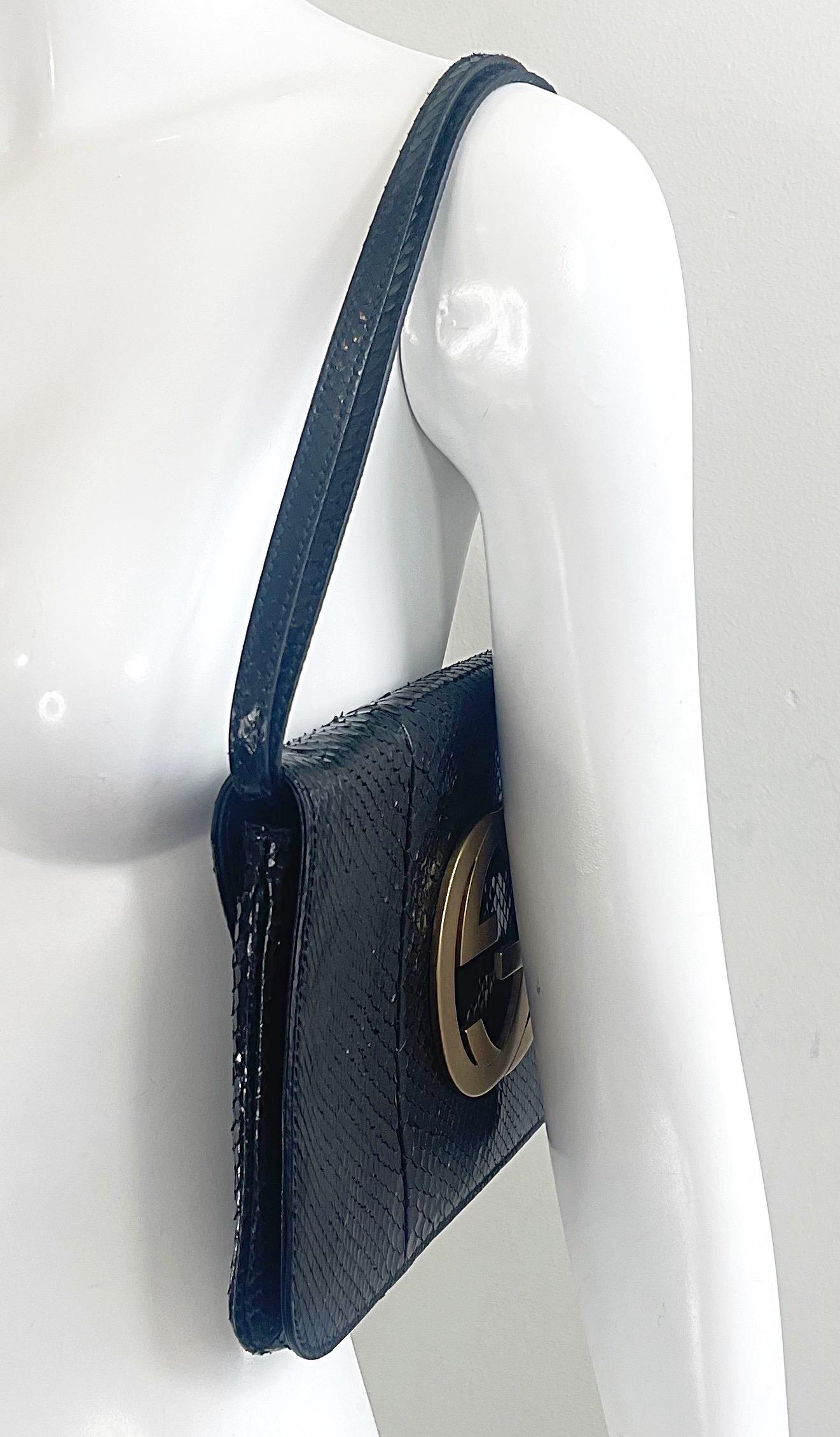 Gucci by Tom Ford Black Python Snakeskin 2000s Convertible Clutch Crossbody Bag For Sale 12
