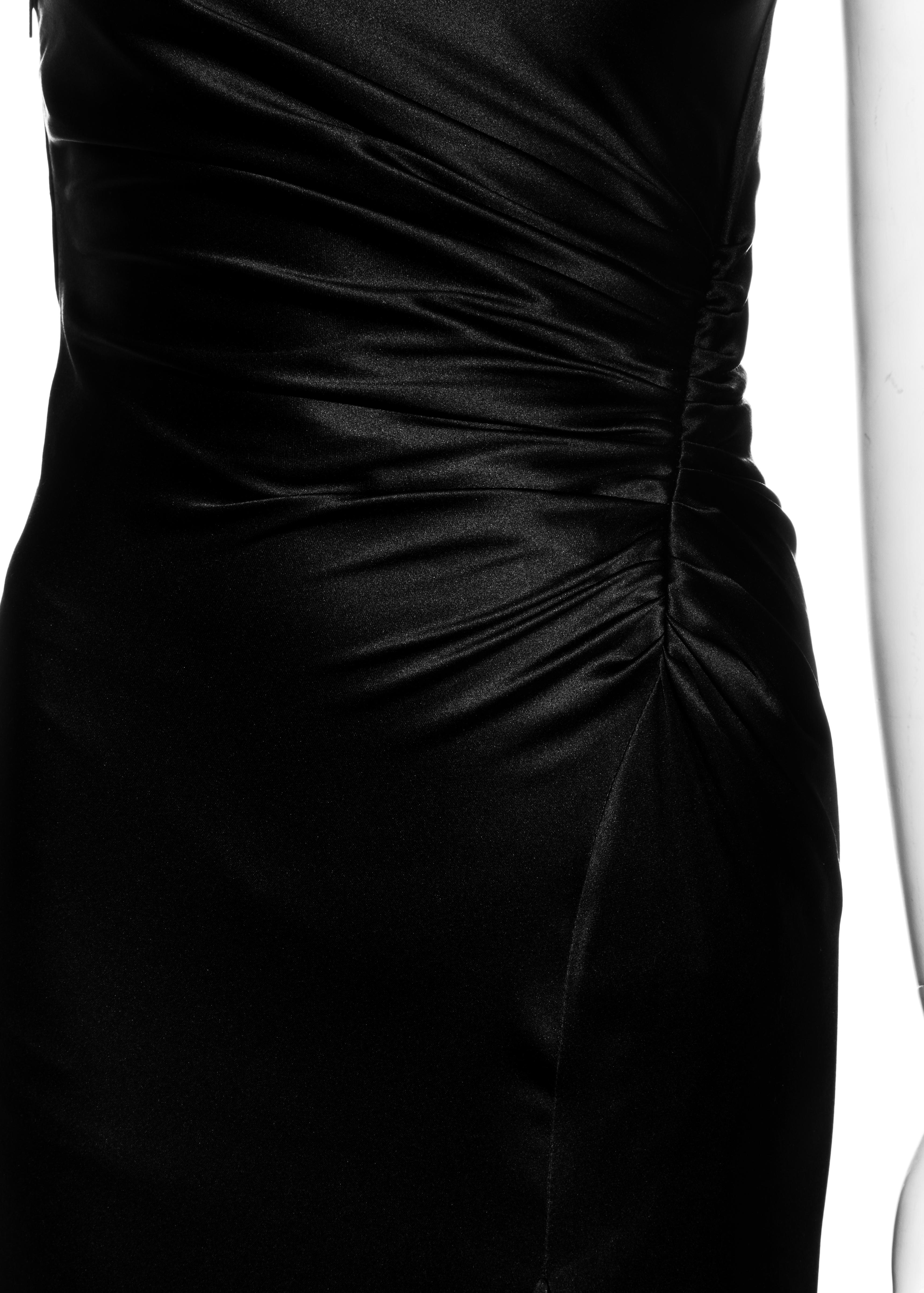 Gucci by Tom Ford Schwarzes Abendkleid aus Seide mit Rüschen und Beinschlitz:: fw 1999 im Zustand „Hervorragend“ in London, GB