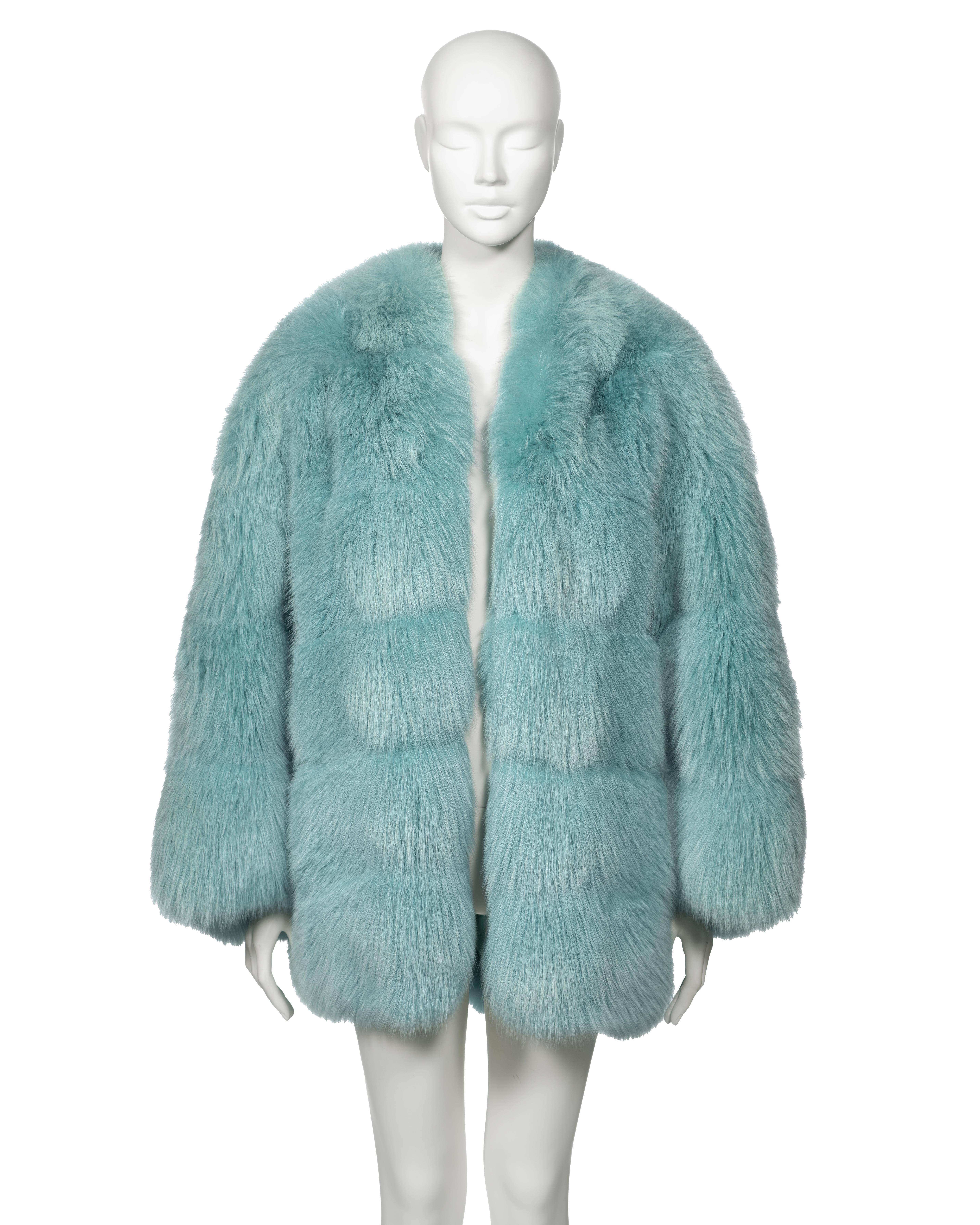 Gucci by Tom Ford Blue Fox Fur 'Chubby' Coat, fw 1997 In Excellent Condition In London, GB