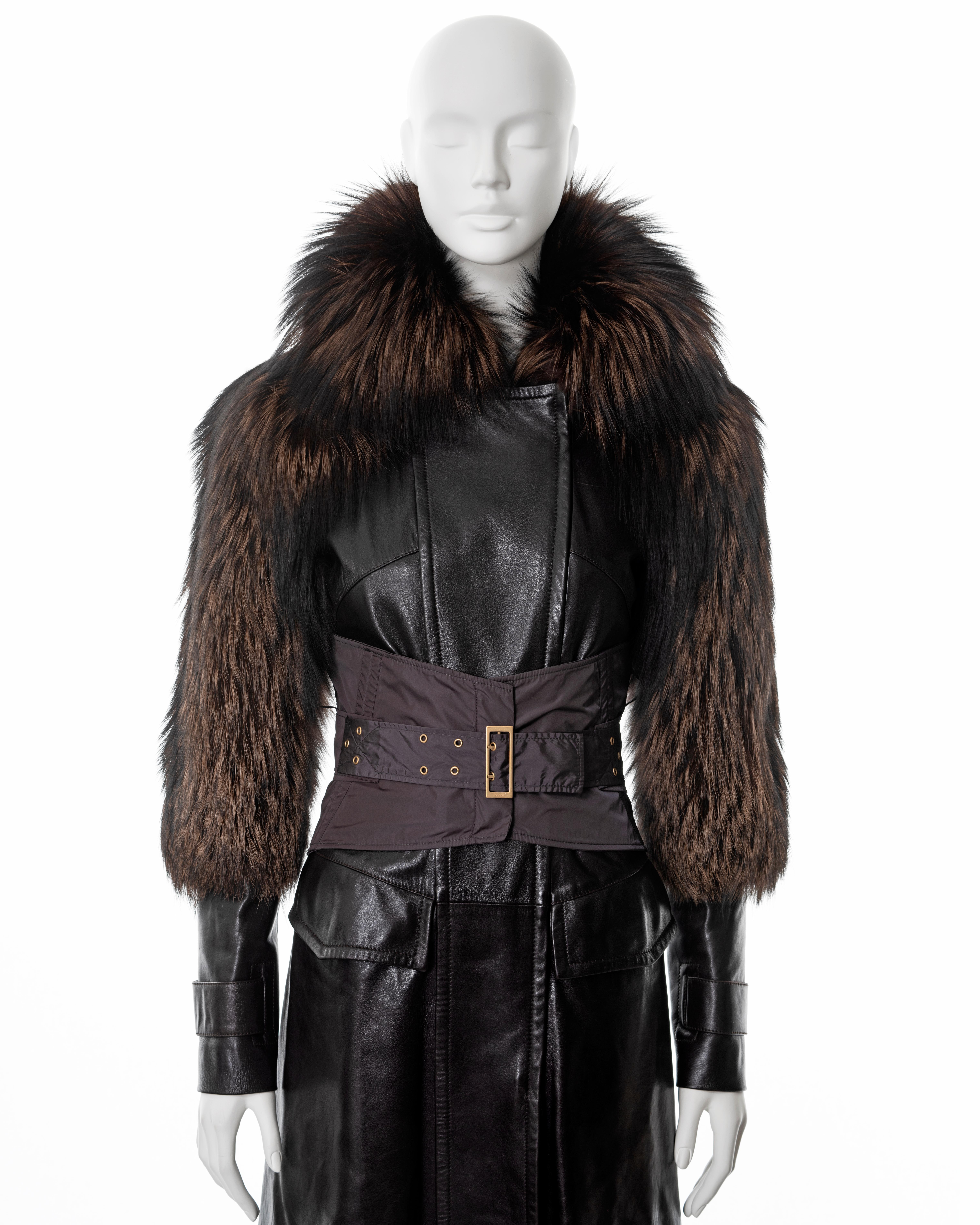 Women's Gucci by Tom Ford brown fox fur and leather corseted coat, fw 2003 For Sale
