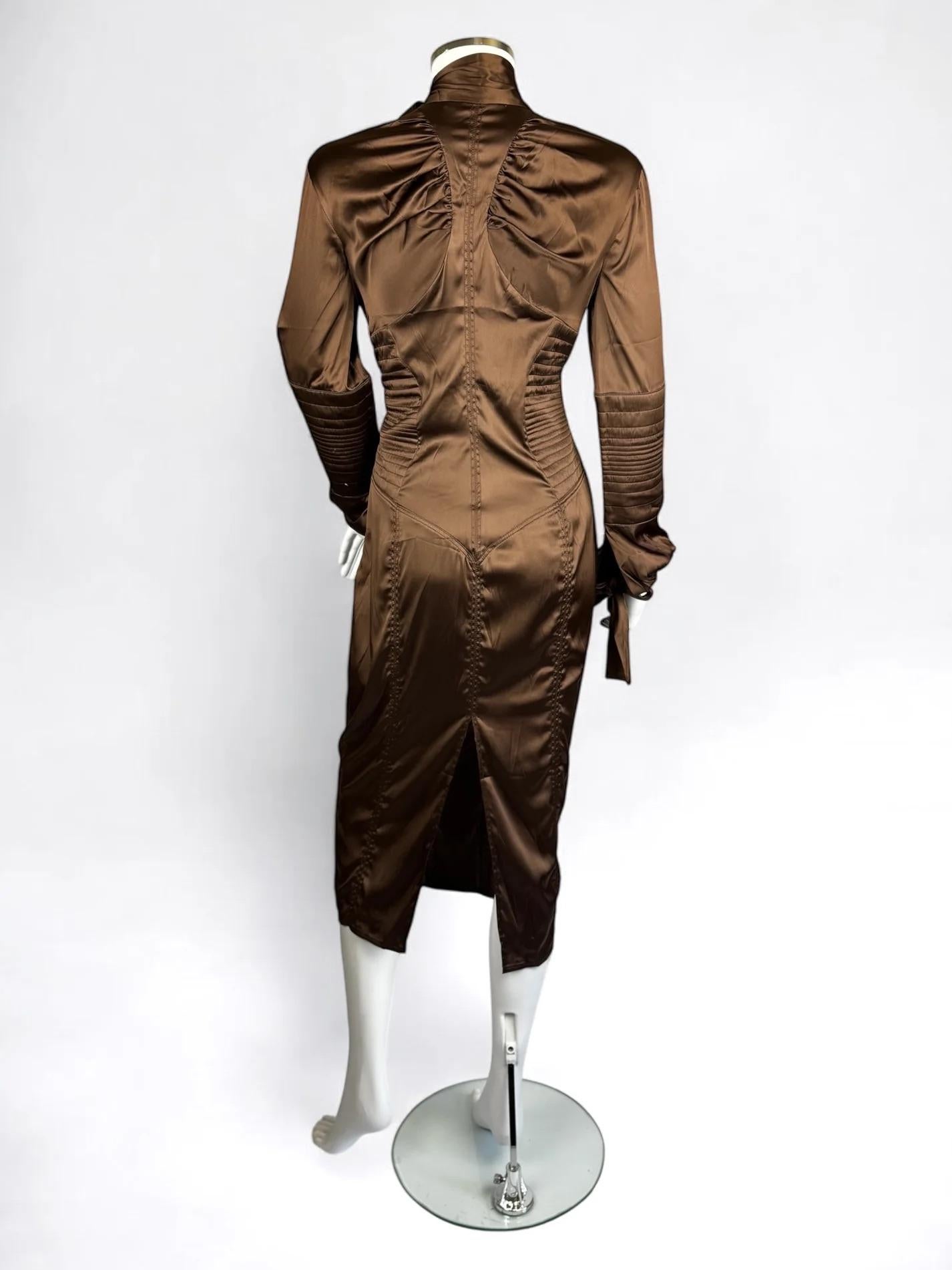 Gucci by Tom Ford Brown Silk Bow Dress, FW 2003 For Sale 3