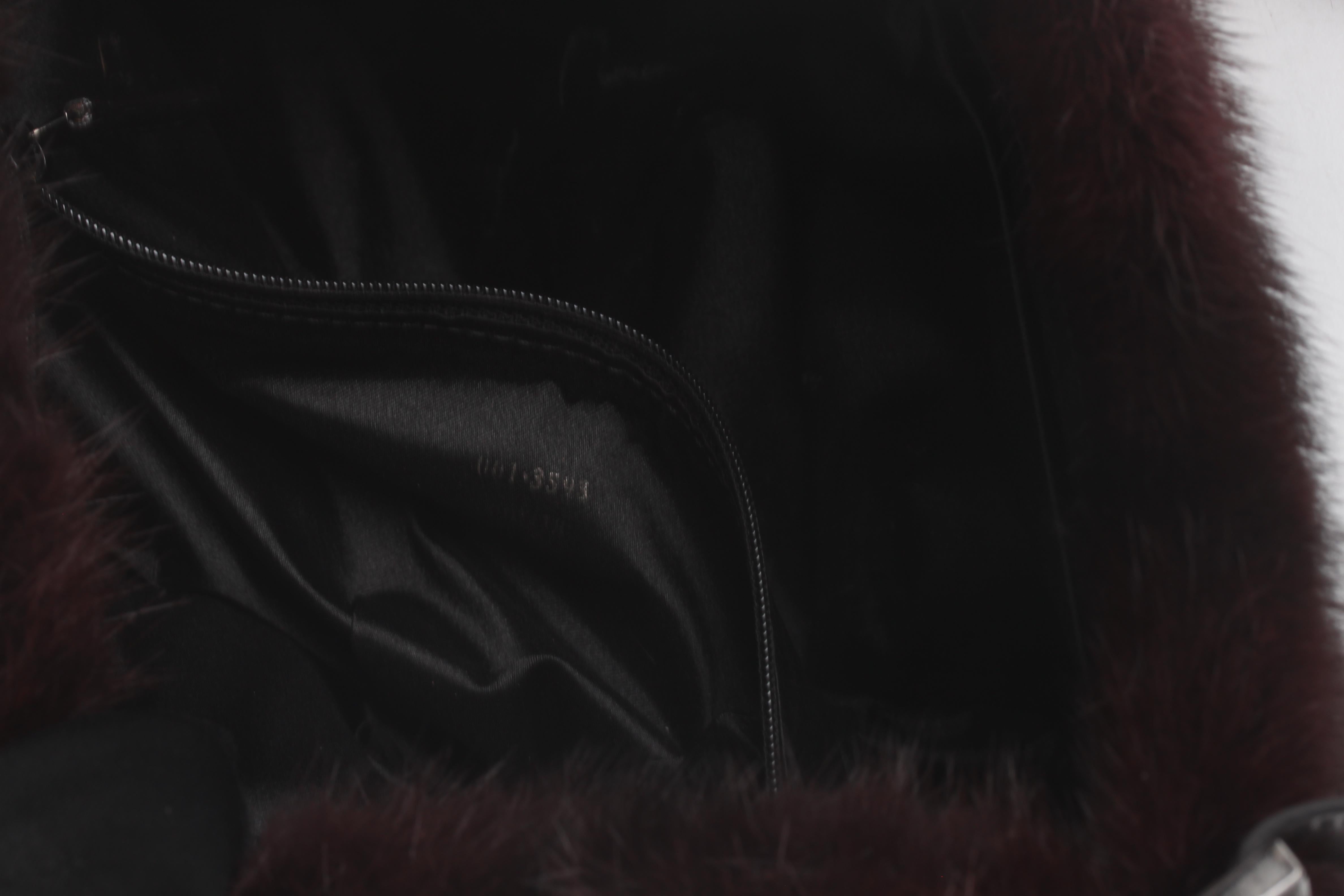   Gucci by Tom Ford Burgundy Fox Fur Leather Shoulder Handbag   For Sale 3