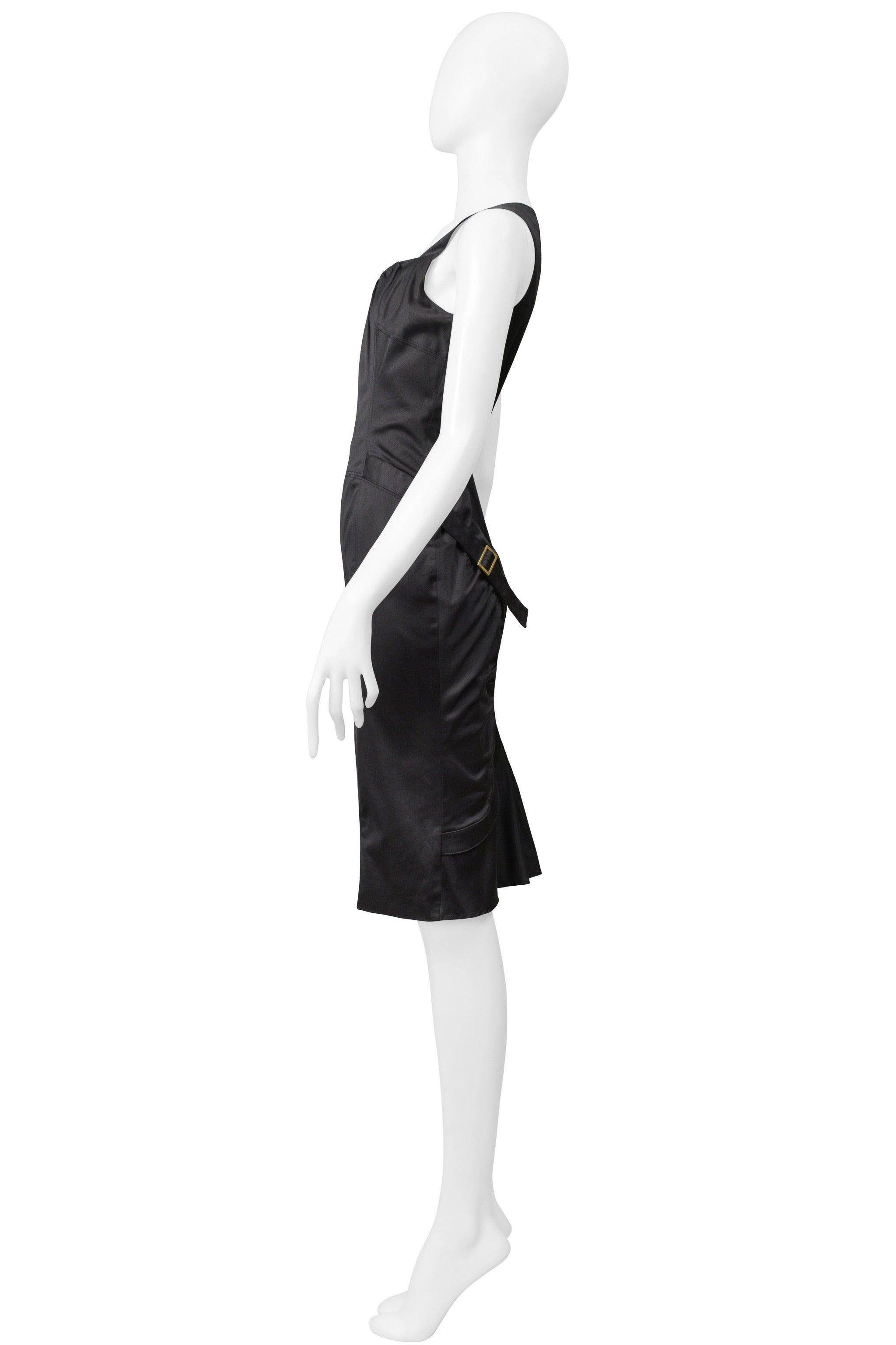 Gucci by Tom Ford Anthrazitgraues Kleid mit Schnalle hinten 2003 Damen im Angebot