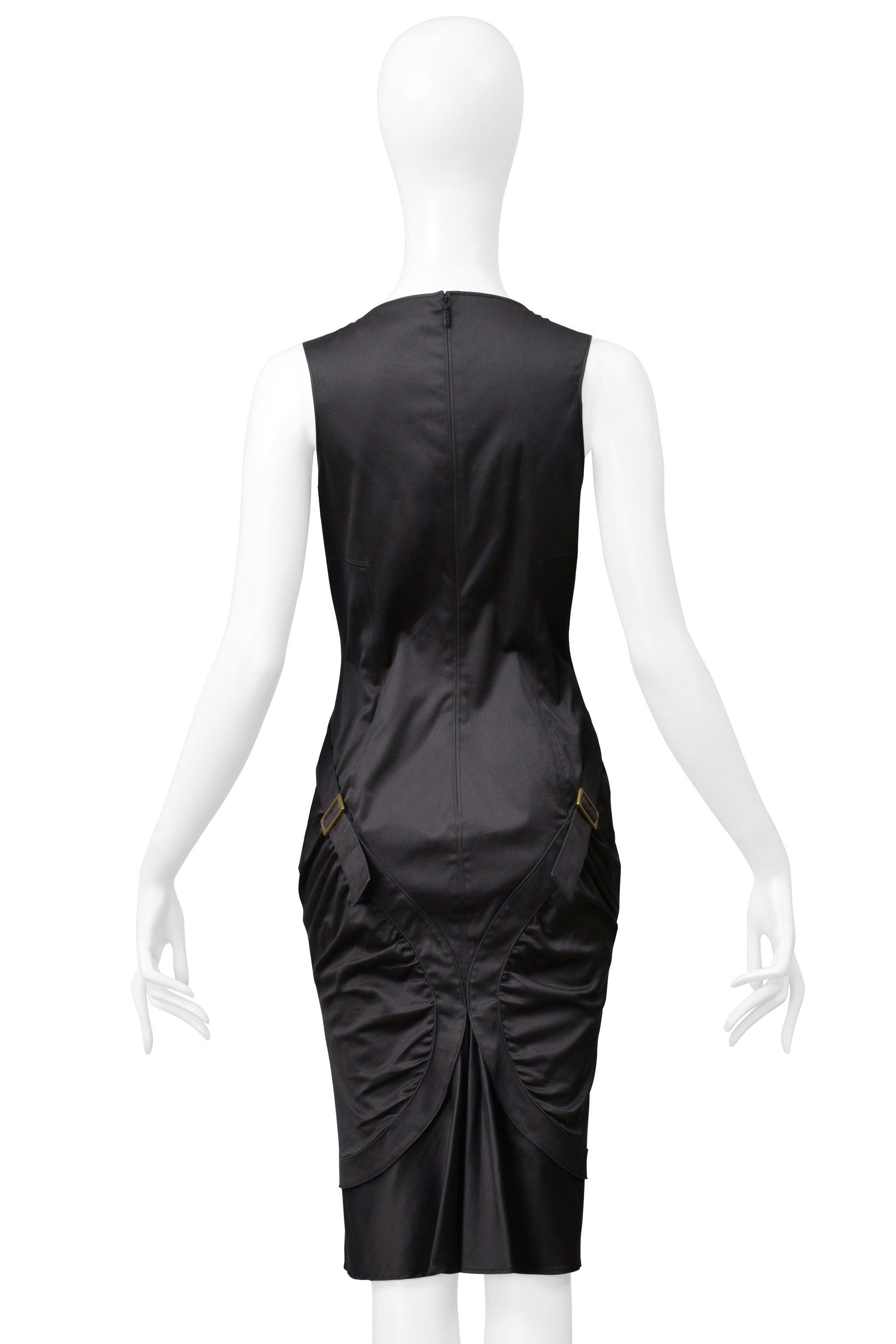 Gucci by Tom Ford Anthrazitgraues Kleid mit Schnalle hinten 2003 im Angebot 2