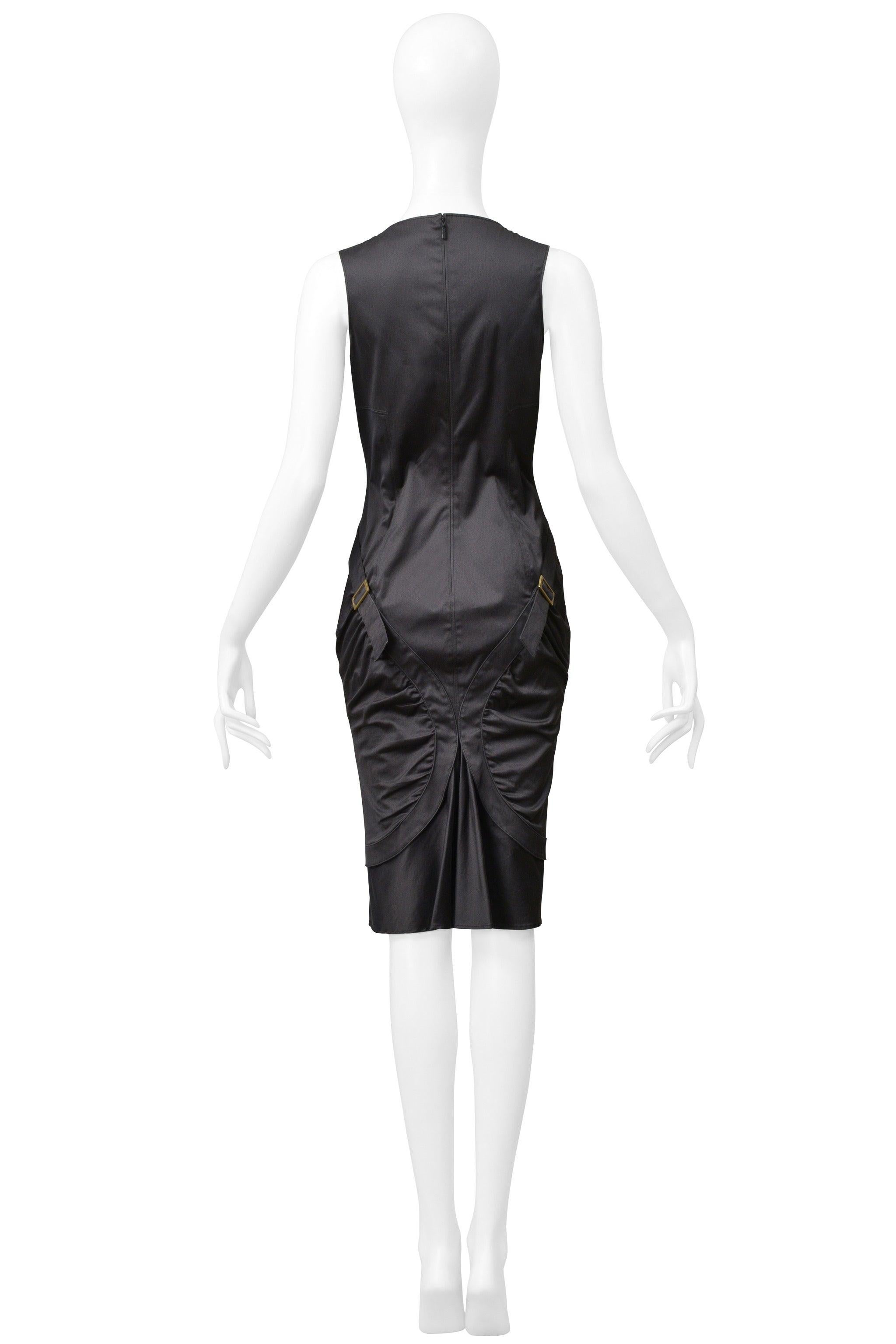 Gucci by Tom Ford Anthrazitgraues Kleid mit Schnalle hinten 2003 im Angebot 3
