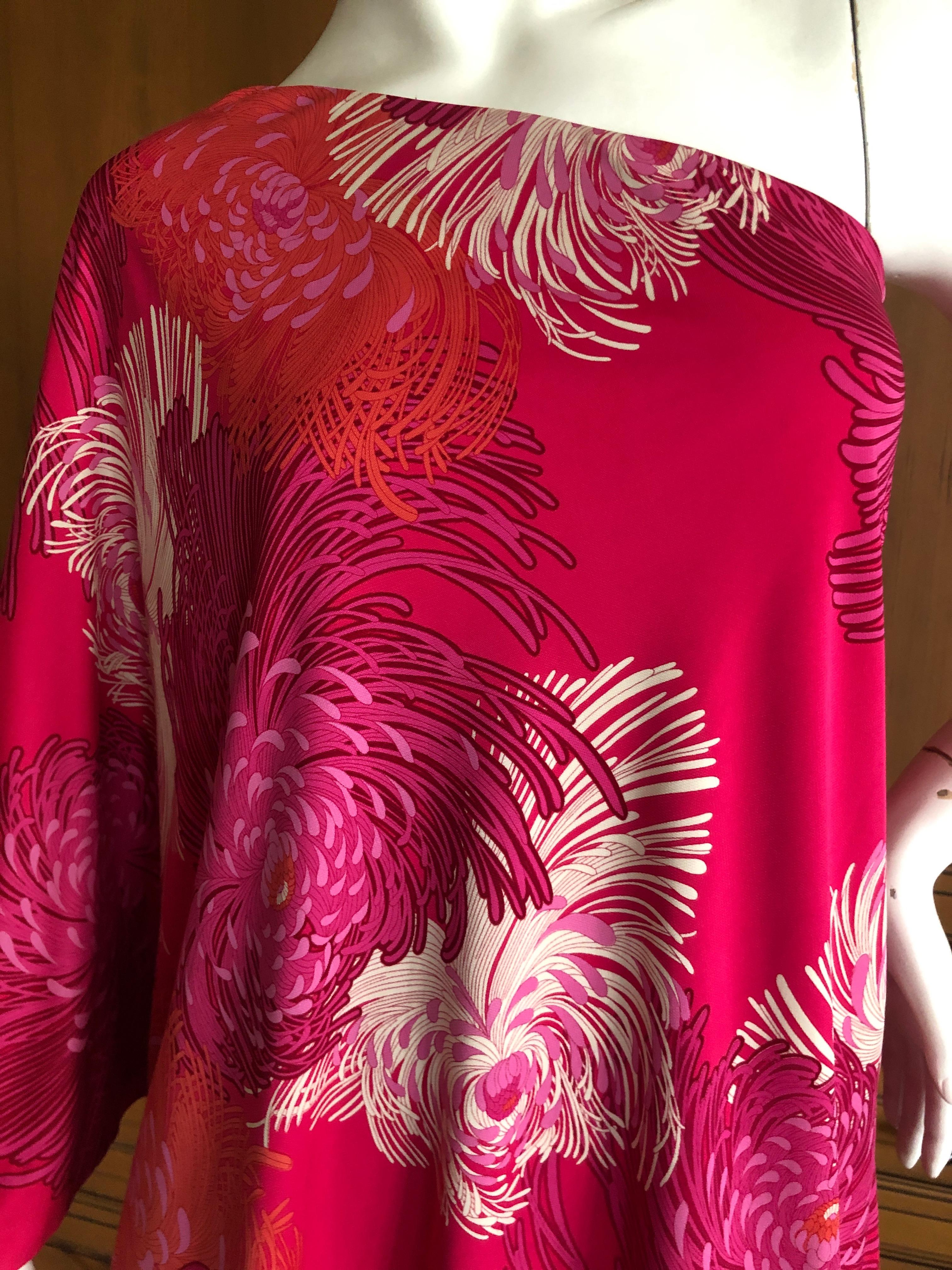 Gucci by Tom Ford Chrysanthemum Print One Sleeve Mini Dress XS In Excellent Condition For Sale In Cloverdale, CA