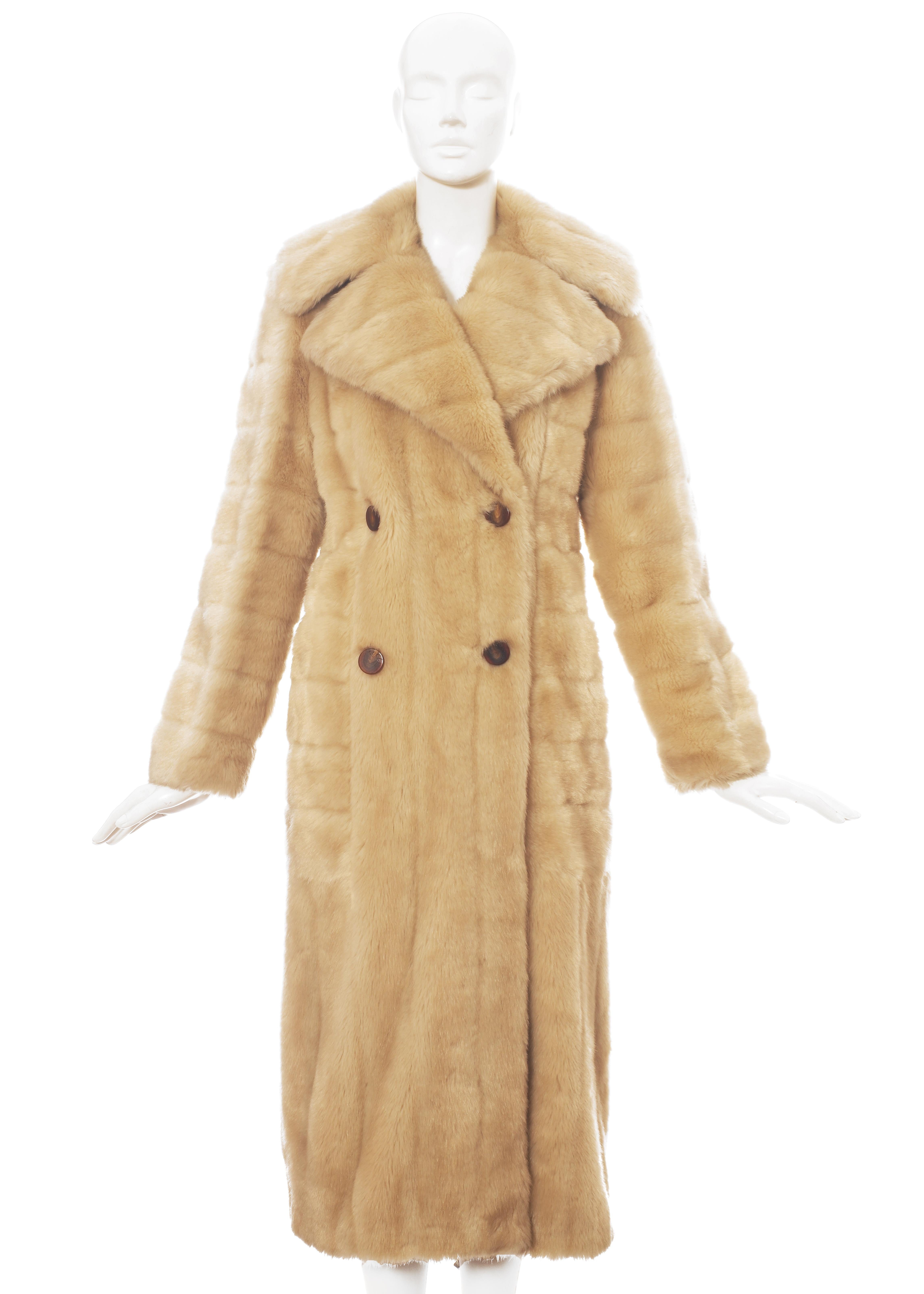 Gucci by Tom Ford cream faux fur double breasted coat with large collar and silk lining

Fall-Winter 1996