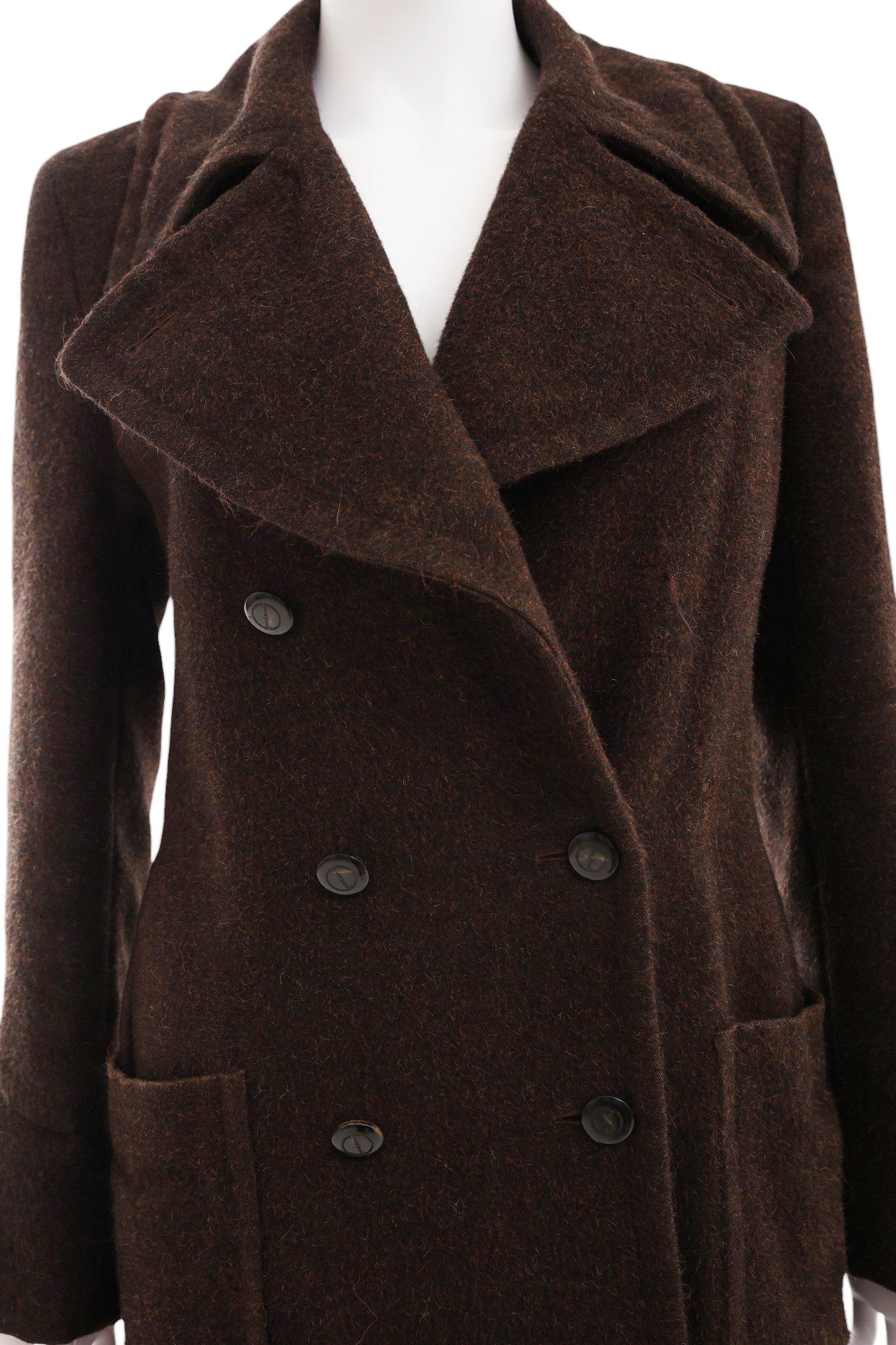 Donna Gucci by Tom Ford F/W 1995 Alpaca Brown Double Breasted Coat in vendita
